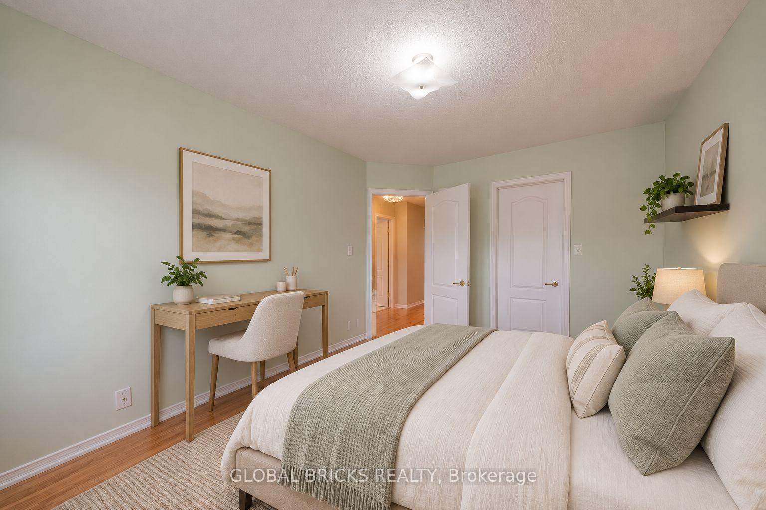 Photo 22 of 107 Win Timbers Crescent, Whitchurch-Stouffville, Stouffville — HOMEH