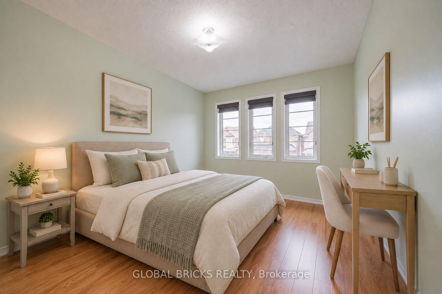 Photo 23 of 107 Win Timbers Crescent, Whitchurch-Stouffville, Stouffville — HOMEH