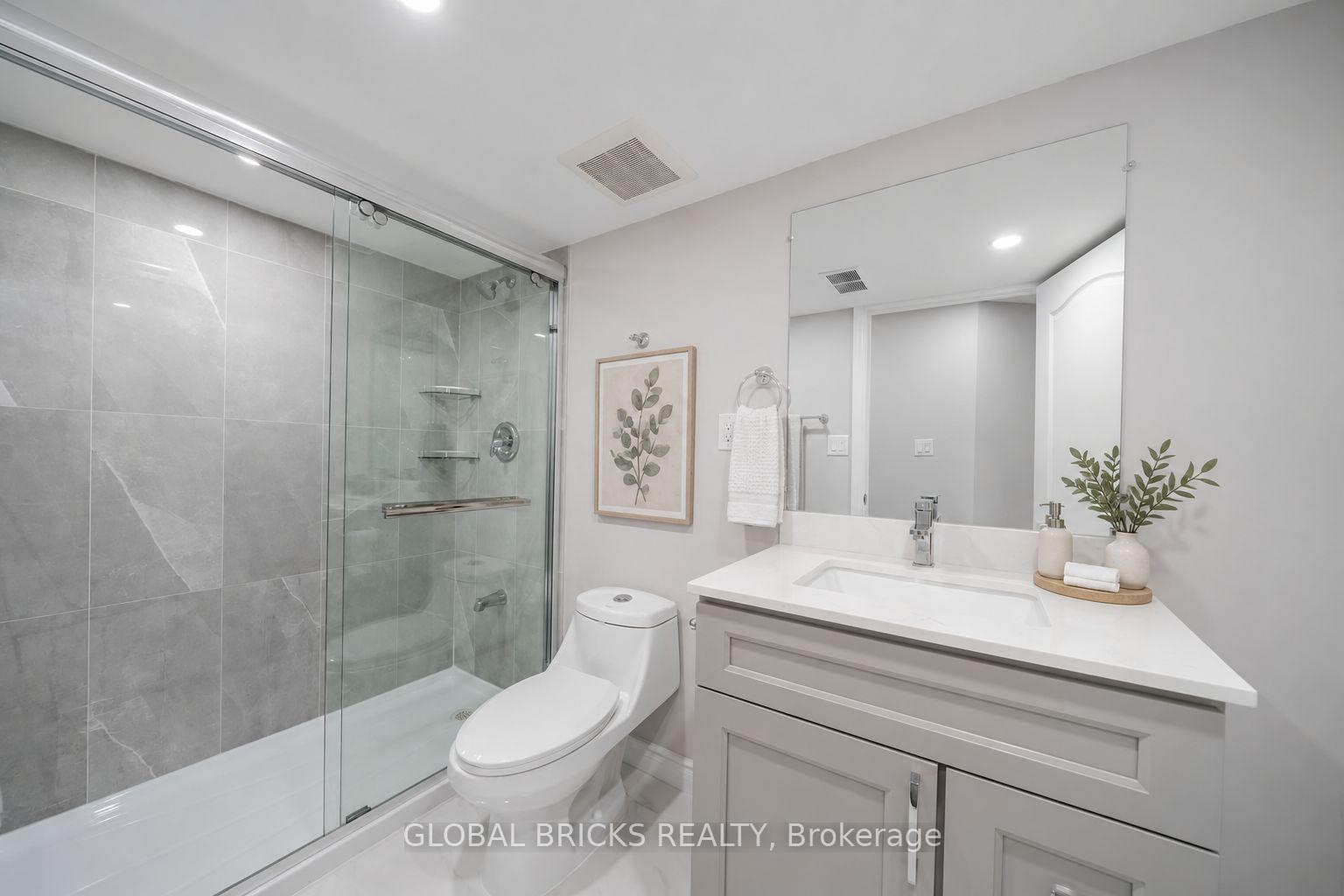 Photo 26 of 107 Win Timbers Crescent, Whitchurch-Stouffville, Stouffville — HOMEH