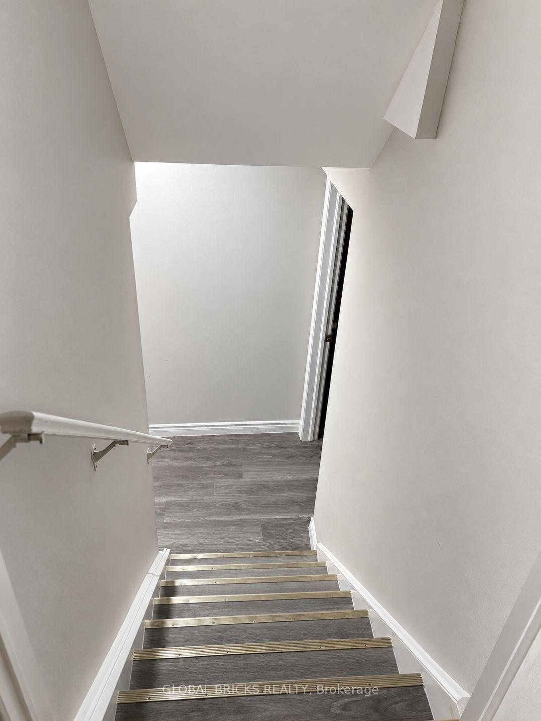 Photo 27 of 107 Win Timbers Crescent, Whitchurch-Stouffville, Stouffville — HOMEH