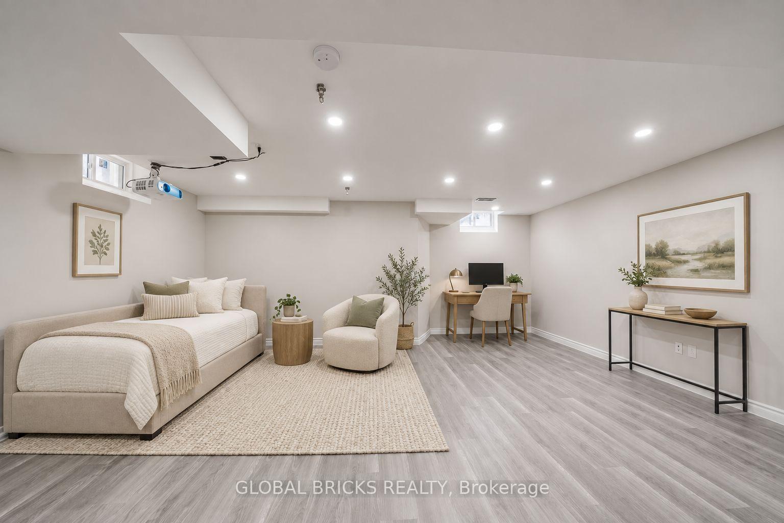 Photo 30 of 107 Win Timbers Crescent, Whitchurch-Stouffville, Stouffville — HOMEH