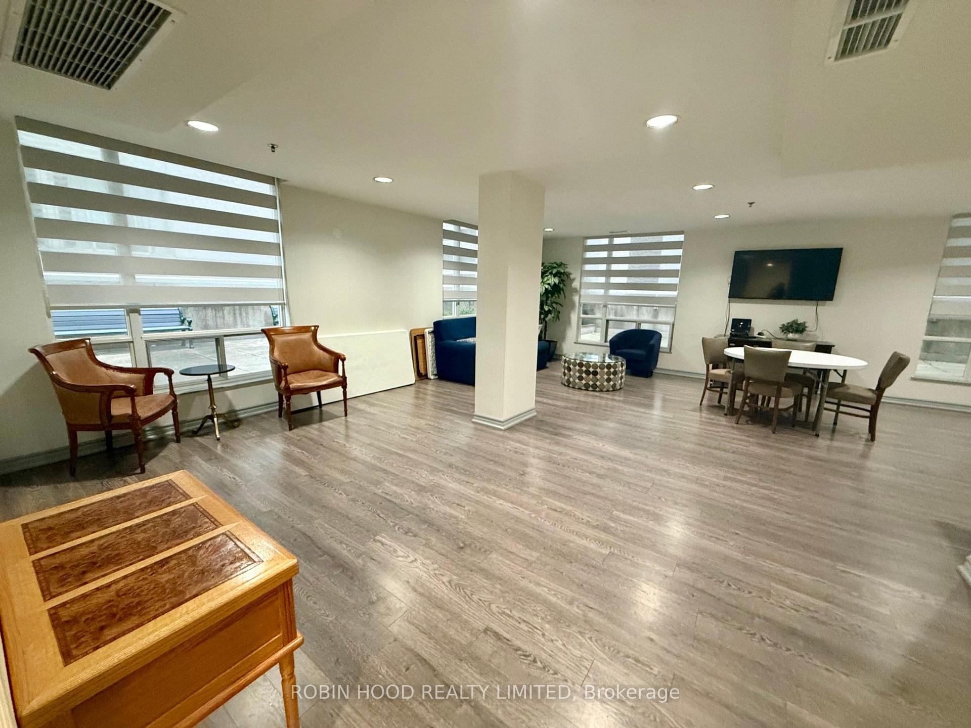 Photo 6 of Unit 701, 43 Eglinton Avenue E, Toronto, Mount Pleasant West — HOMEH