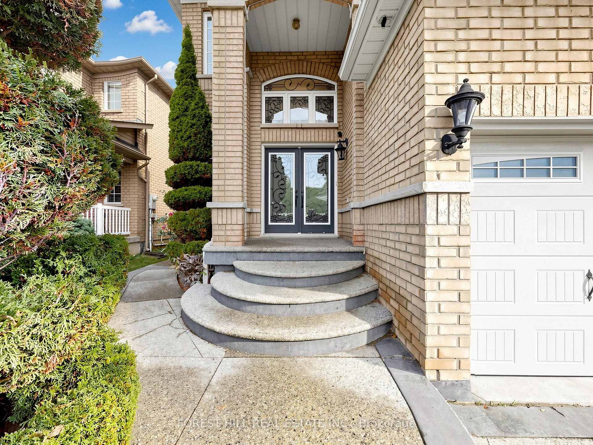 Photo 2 of 3473 Aquinas Avenue, Mississauga, Churchill Meadows — HOMEH