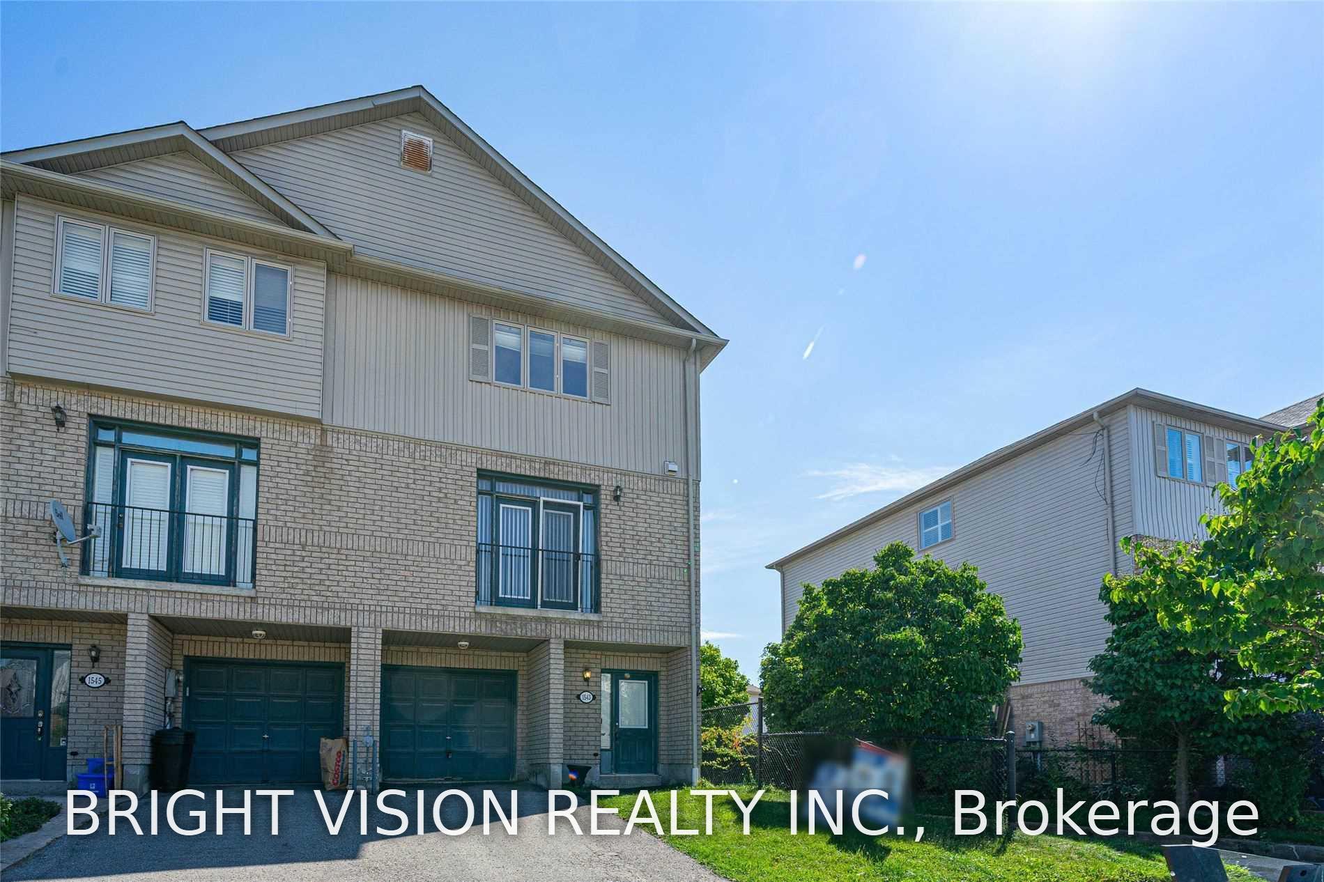 Photo 3 of 1543 Hummingbird Court, Pickering, Highbush — HOMEH