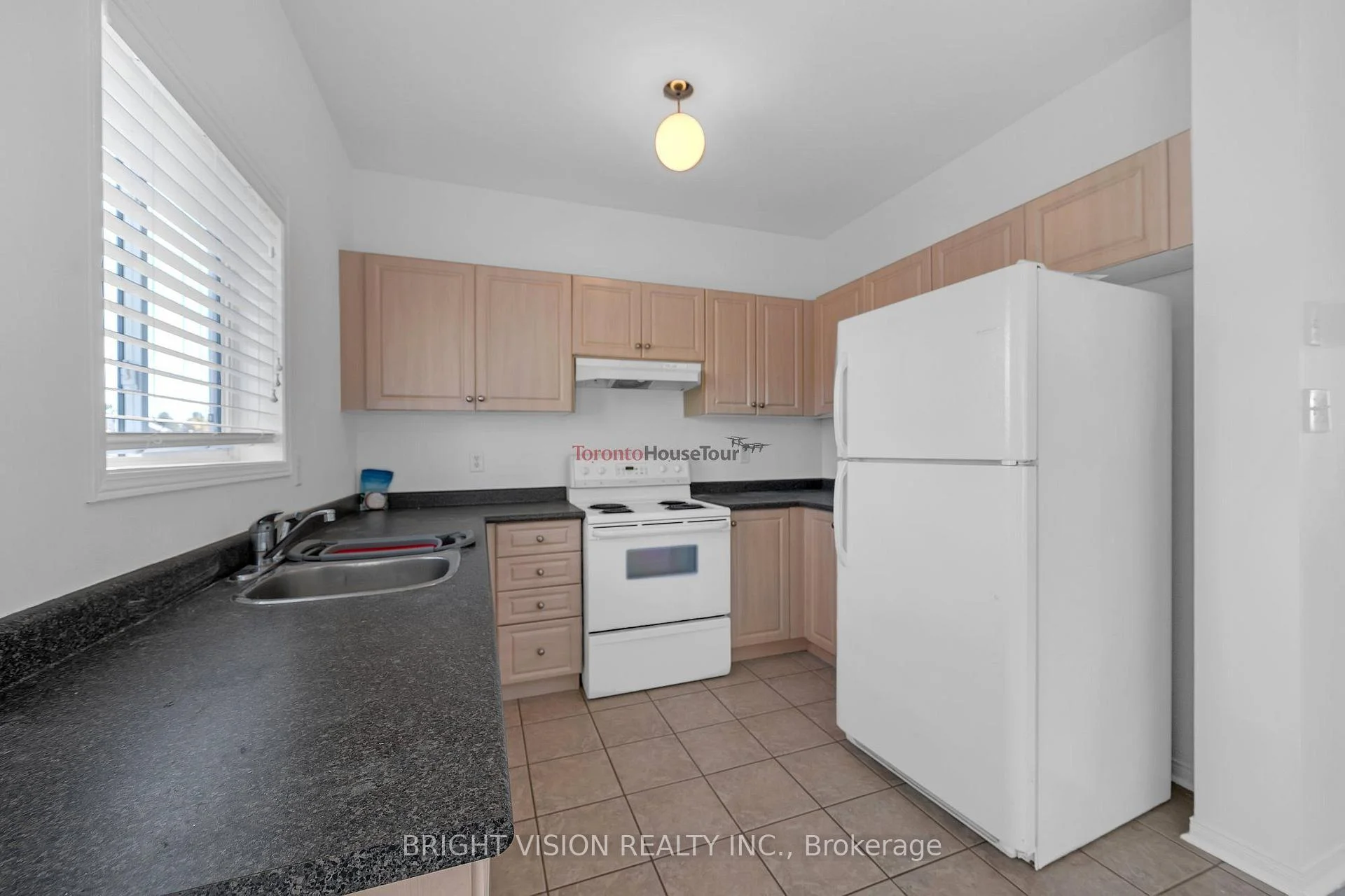 Photo 36 of 1543 Hummingbird Court, Pickering, Highbush — HOMEH