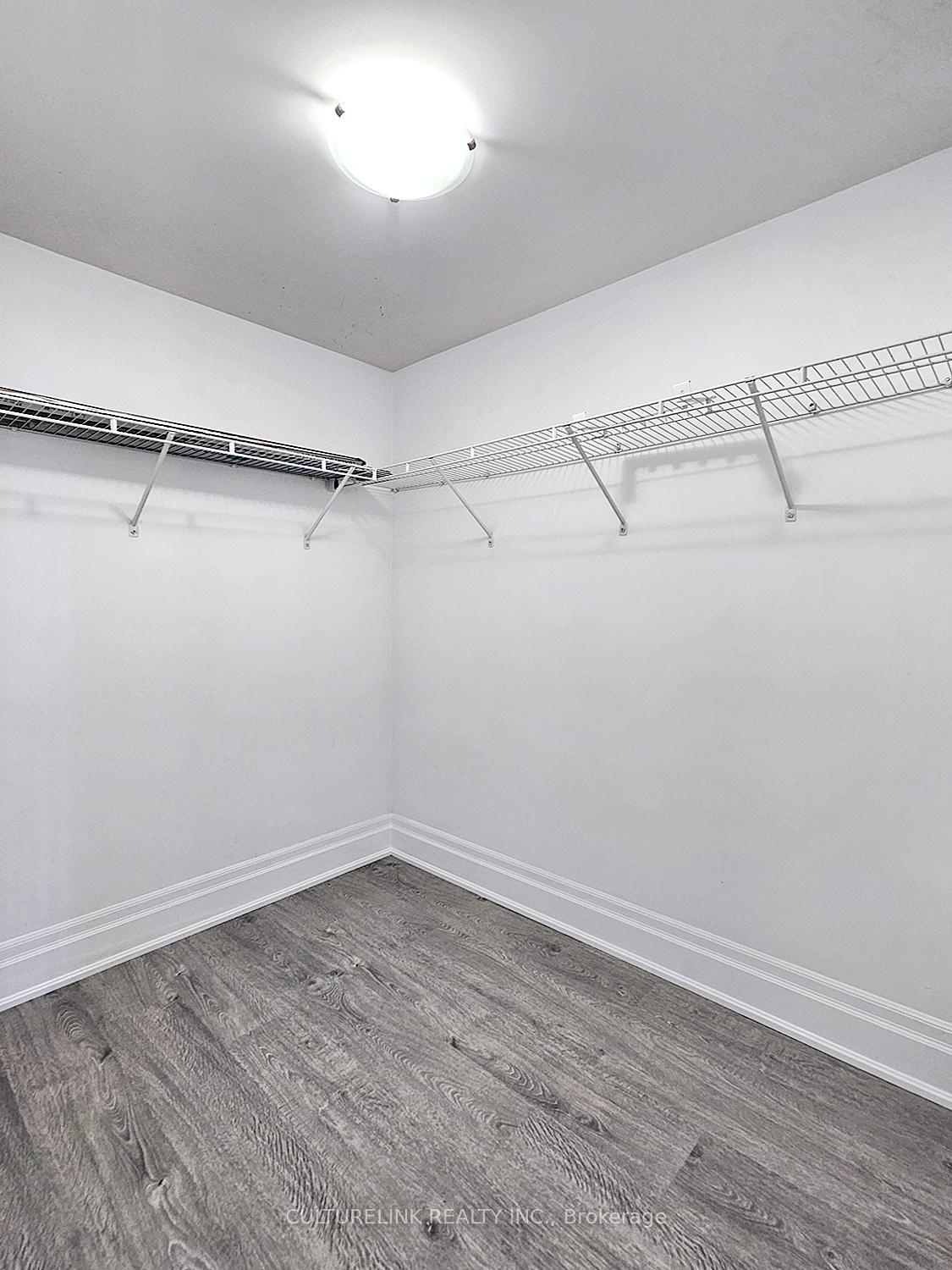 Photo 11 of Unit 401, 1 Upper Duke Crescent, Markham, Unionville — HOMEH