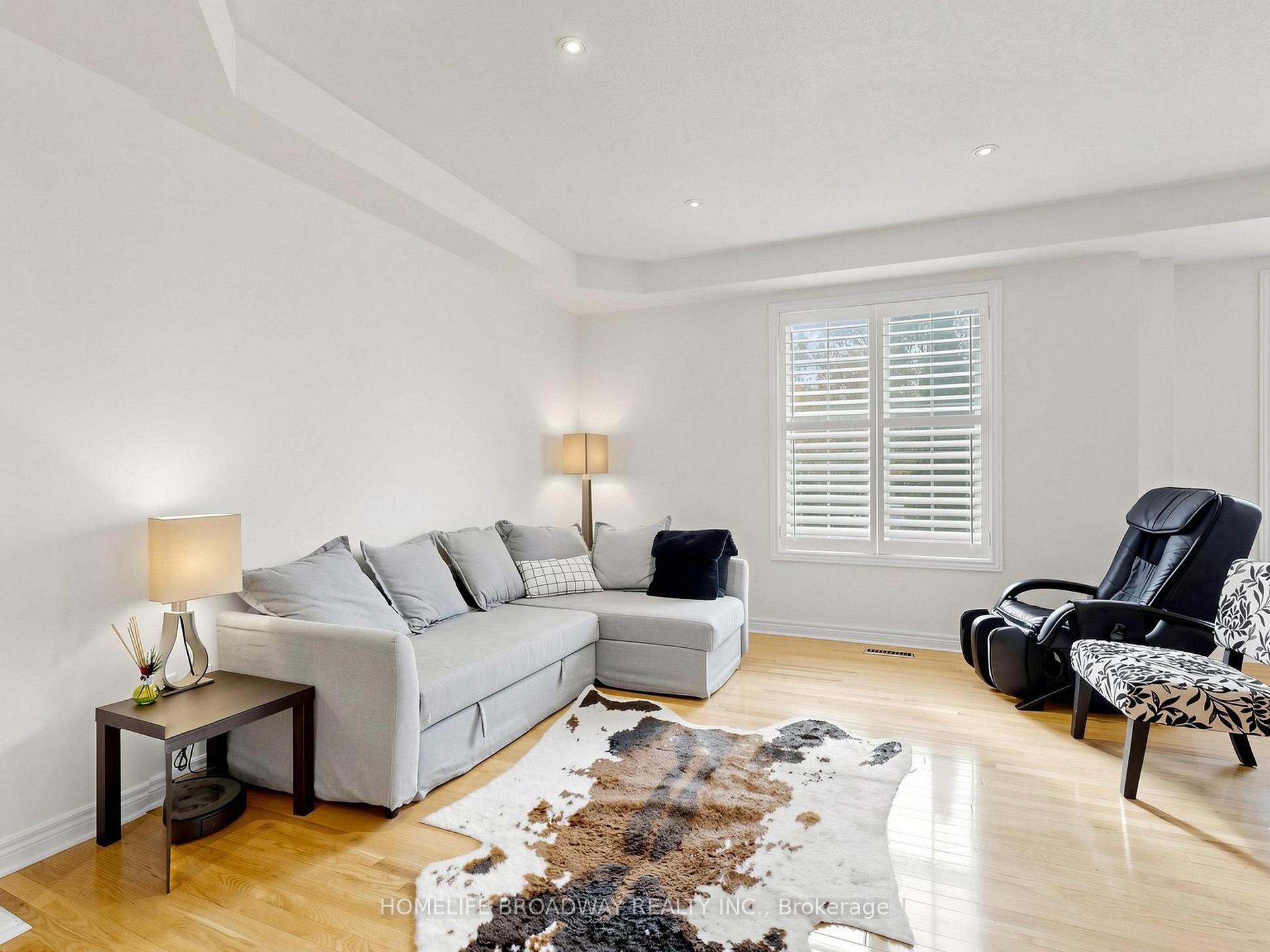 Photo 4 of 26 Winter Creek Crescent, Markham, Victoria Manor-Jennings Gate — HOMEH