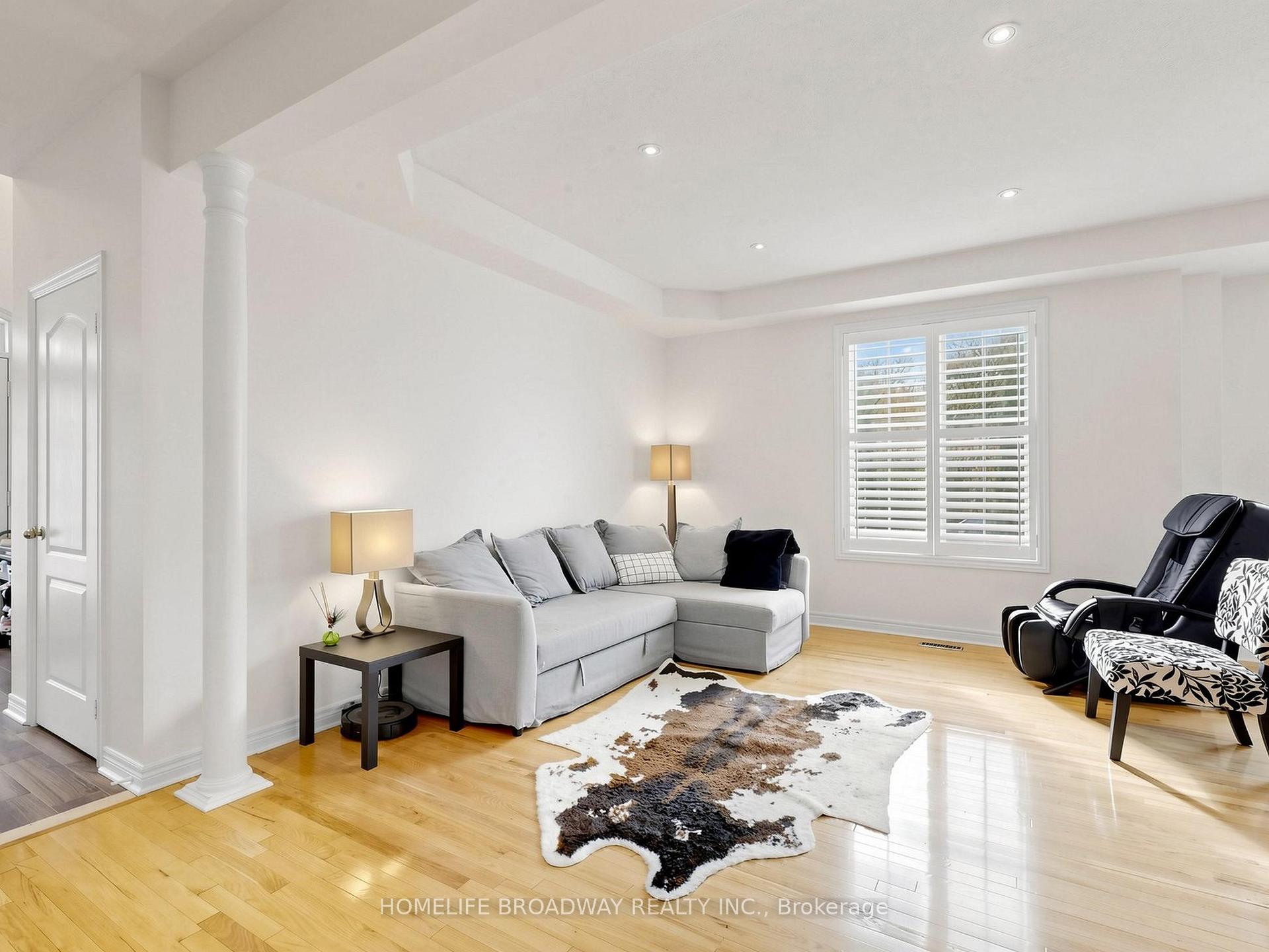 Photo 5 of 26 Winter Creek Crescent, Markham, Victoria Manor-Jennings Gate — HOMEH