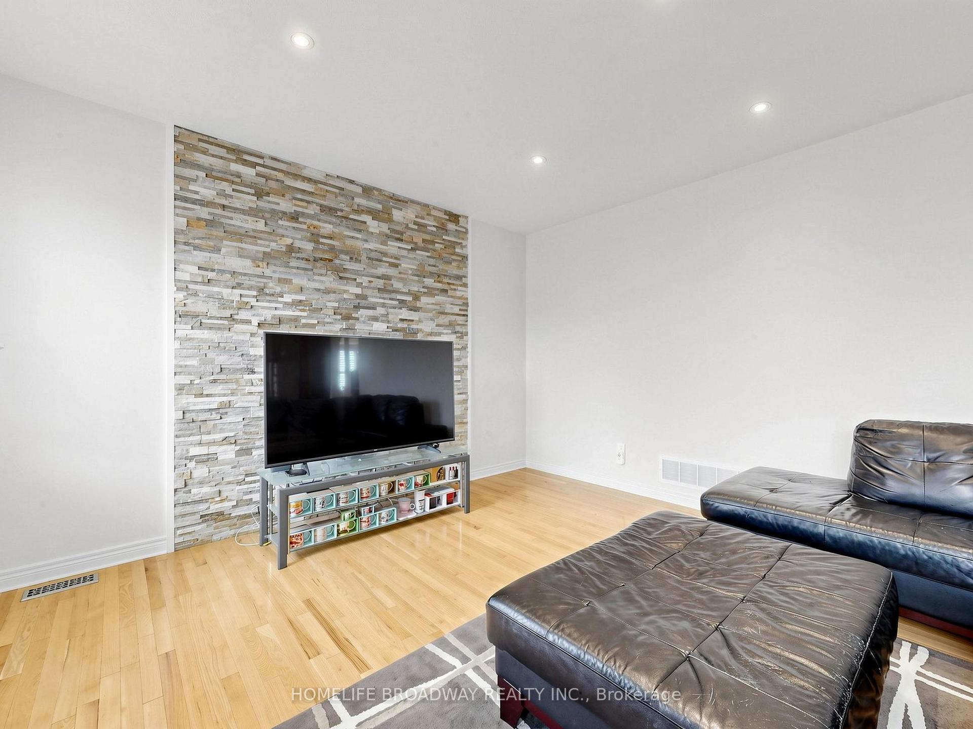 Photo 19 of 26 Winter Creek Crescent, Markham, Victoria Manor-Jennings Gate — HOMEH