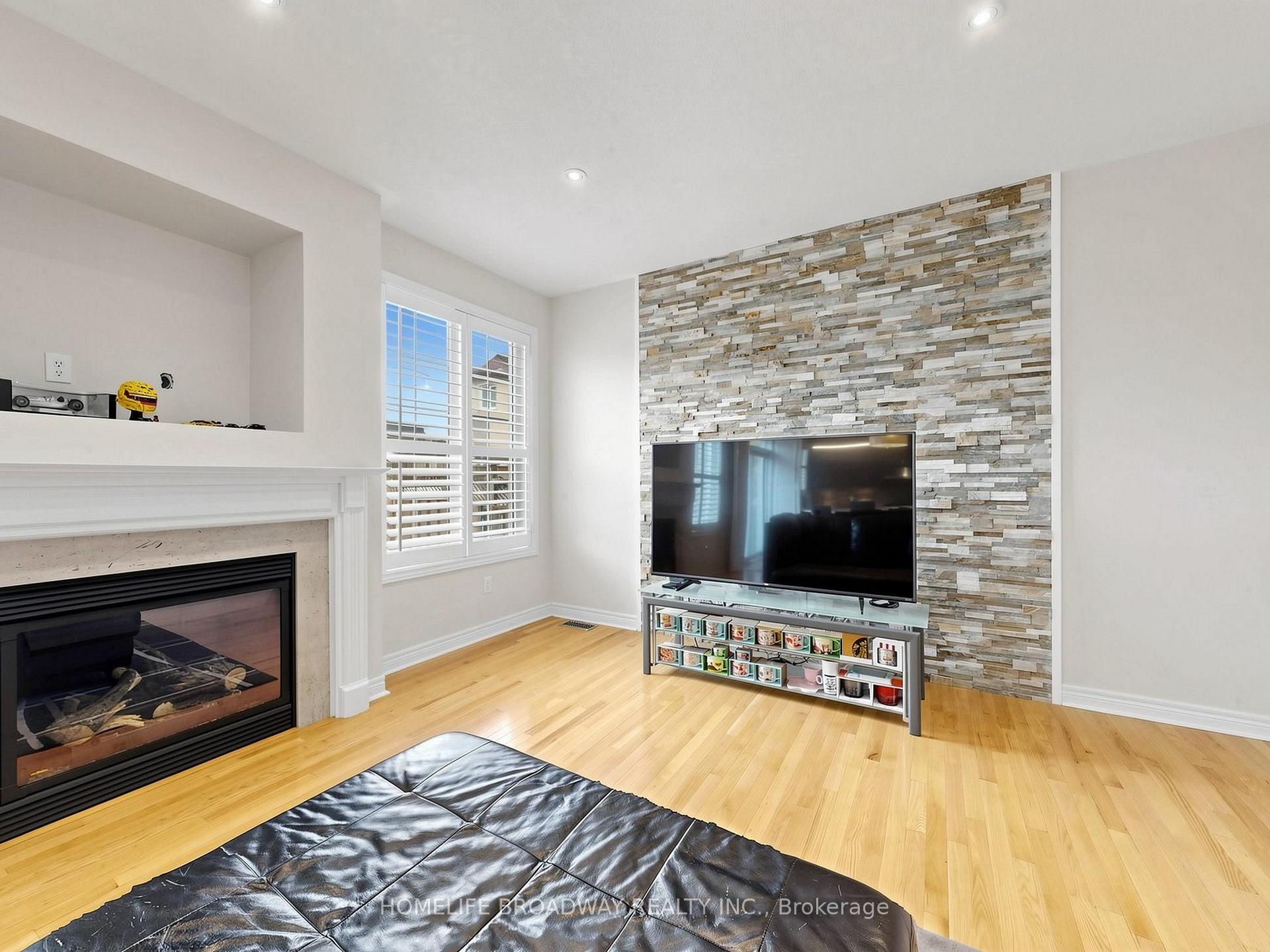 Photo 20 of 26 Winter Creek Crescent, Markham, Victoria Manor-Jennings Gate — HOMEH