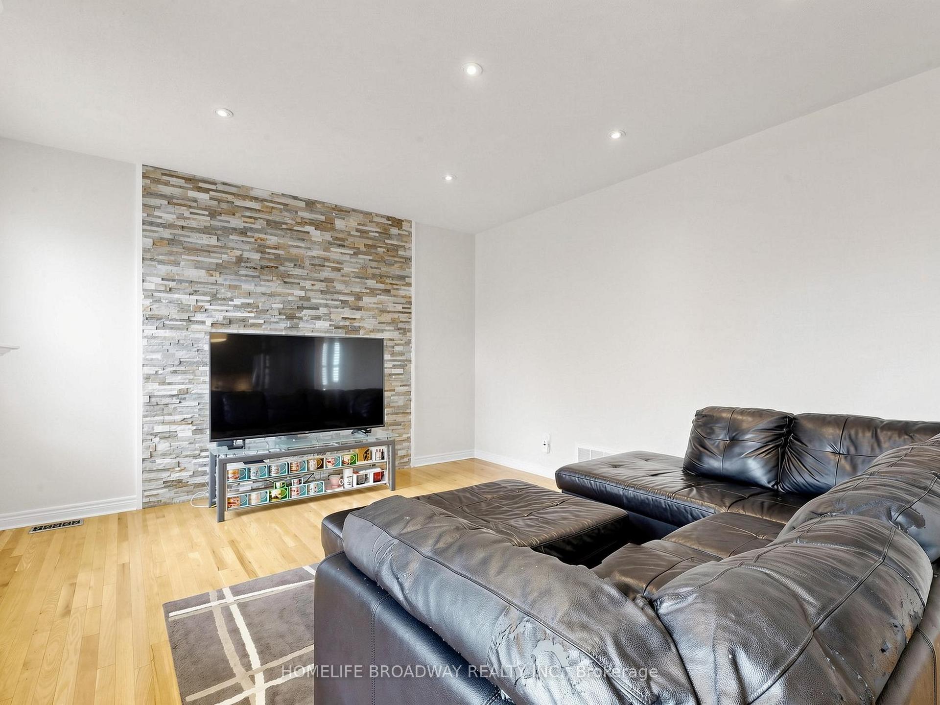 Photo 21 of 26 Winter Creek Crescent, Markham, Victoria Manor-Jennings Gate — HOMEH