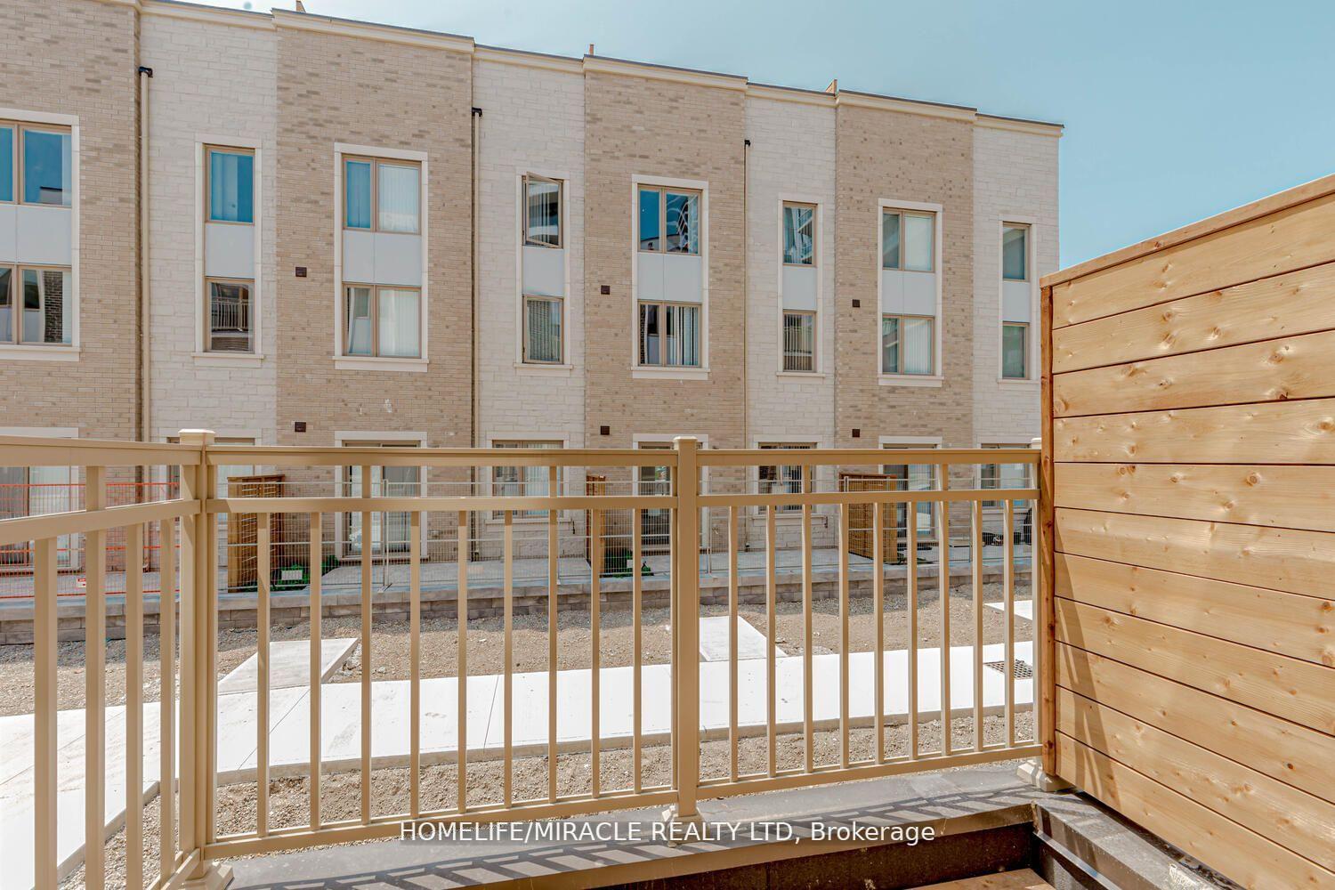 Photo 18 of Unit 5, 11 Honeycrisp Crescent, Vaughan, Vaughan Corporate Centre — HOMEH