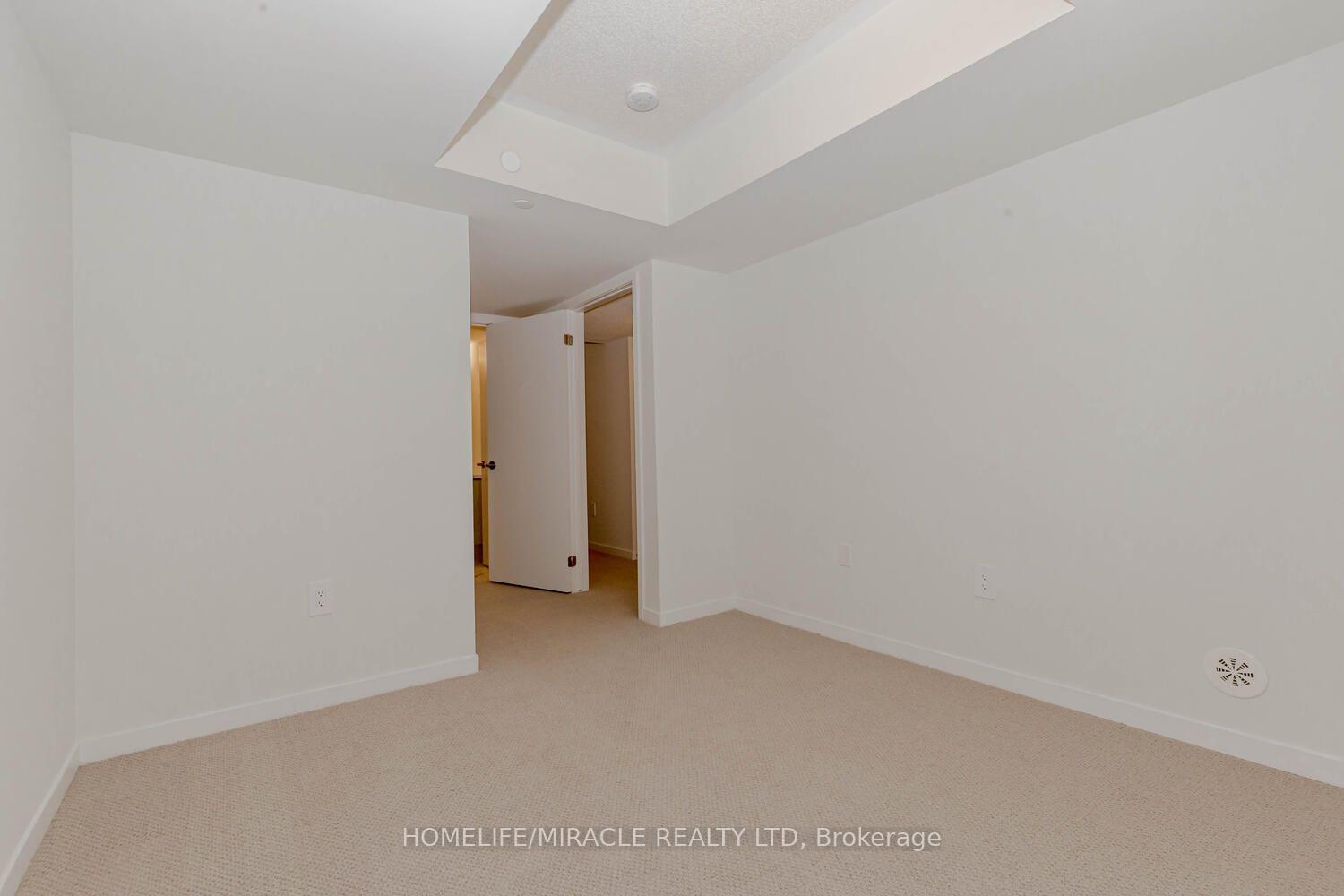 Photo 19 of Unit 5, 11 Honeycrisp Crescent, Vaughan, Vaughan Corporate Centre — HOMEH