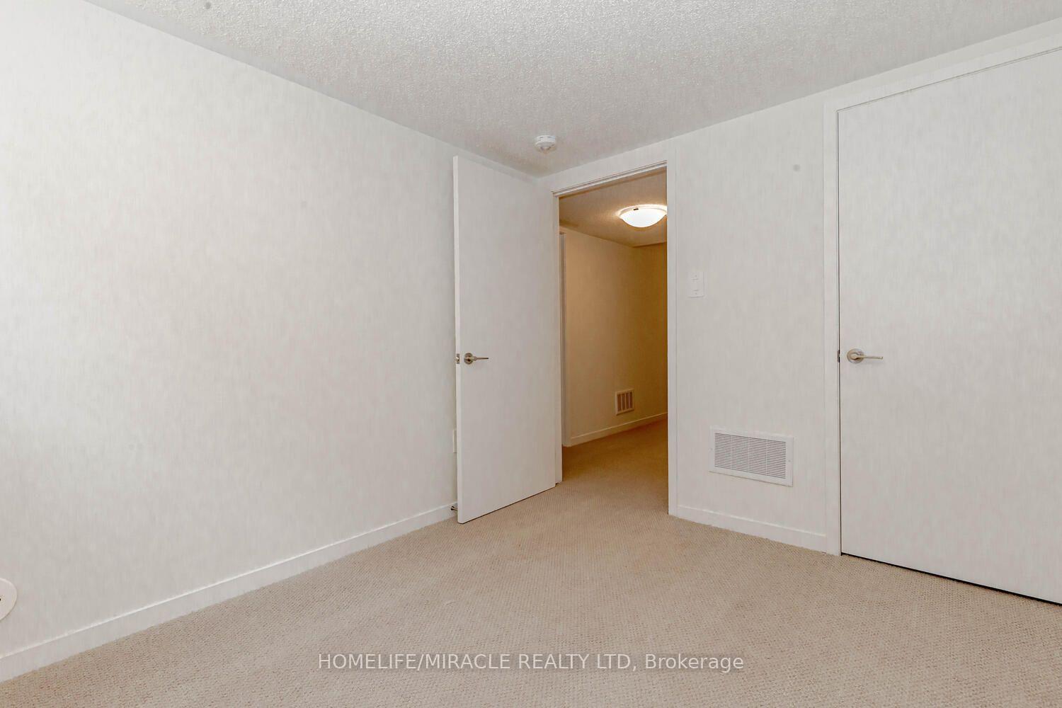 Photo 23 of Unit 5, 11 Honeycrisp Crescent, Vaughan, Vaughan Corporate Centre — HOMEH