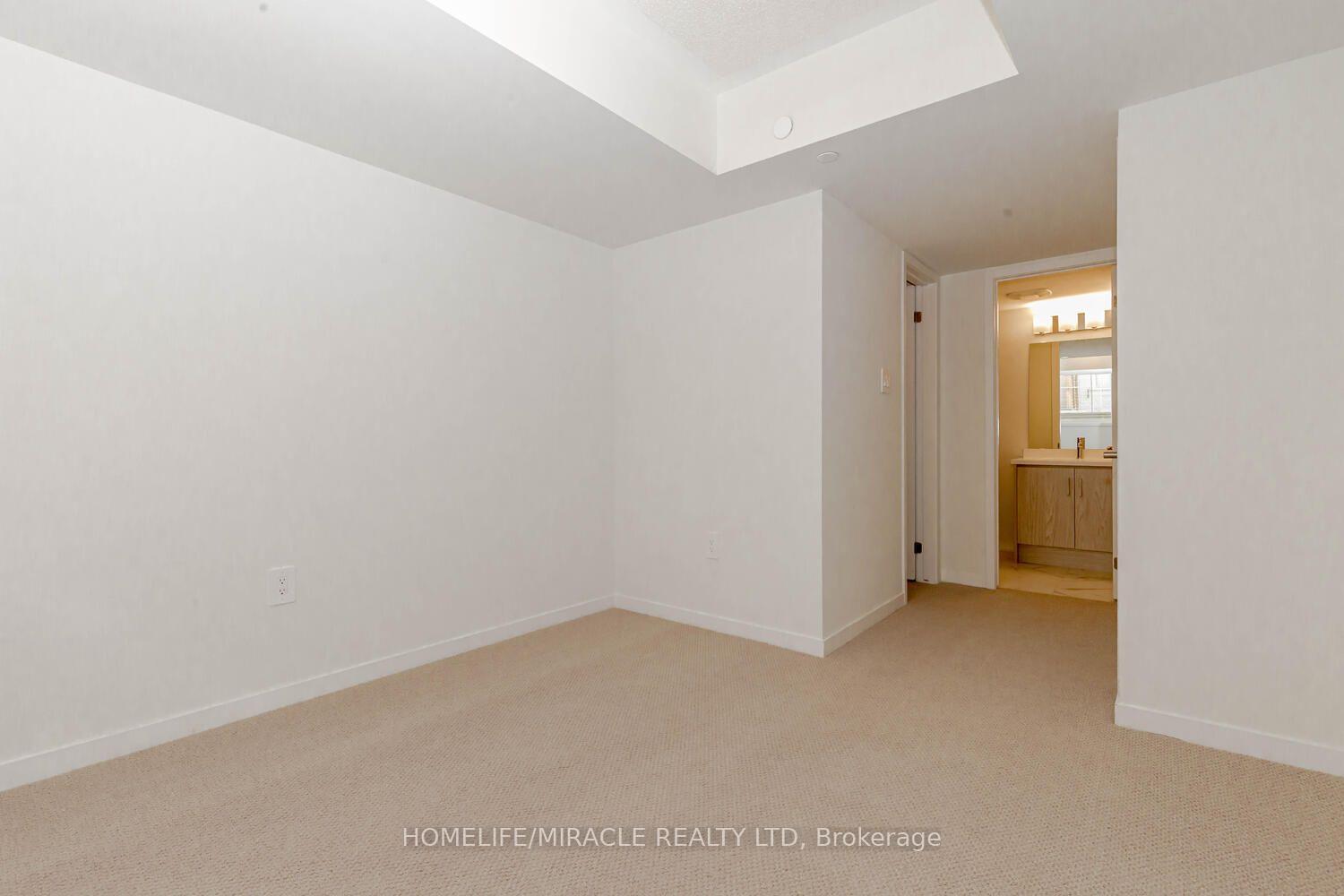Photo 24 of Unit 5, 11 Honeycrisp Crescent, Vaughan, Vaughan Corporate Centre — HOMEH