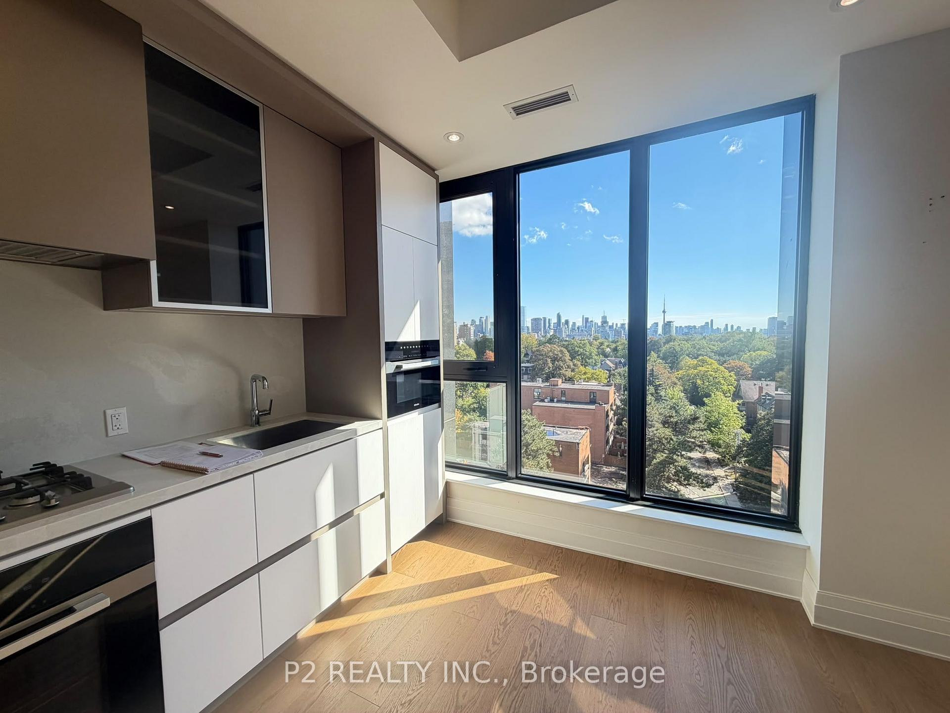 Photo 5 of Unit 806, 2 Forest Hill Road, Toronto, Casa Loma — HOMEH