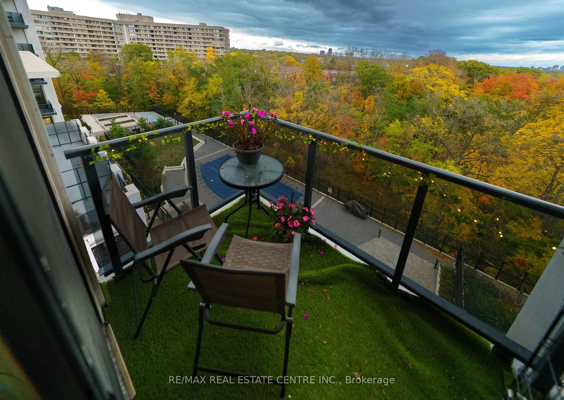 Photo 2 of Unit 509W, 202 Burnhamthorpe Road E, Mississauga, City Centre — HOMEH