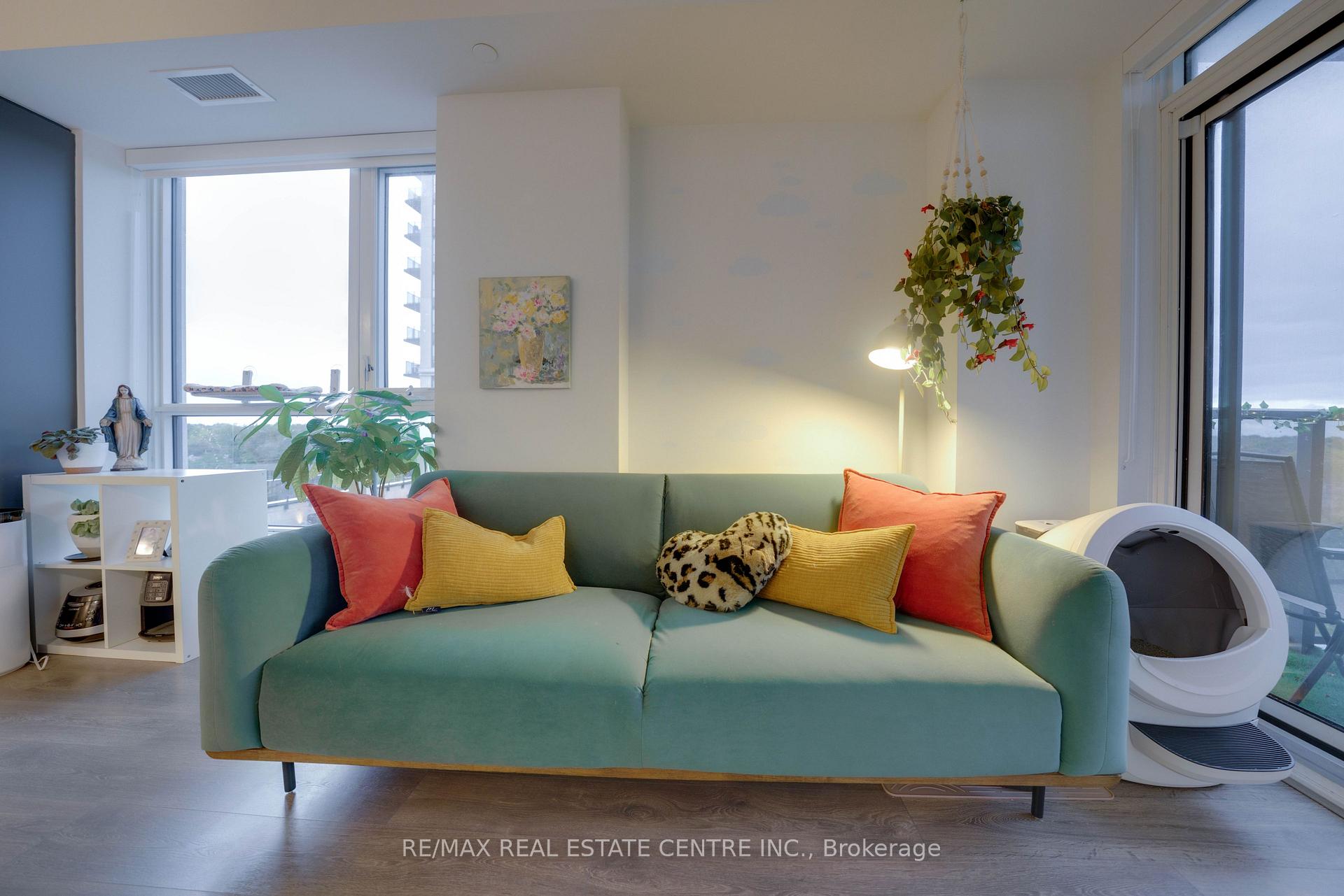 Photo 9 of Unit 509W, 202 Burnhamthorpe Road E, Mississauga, City Centre — HOMEH