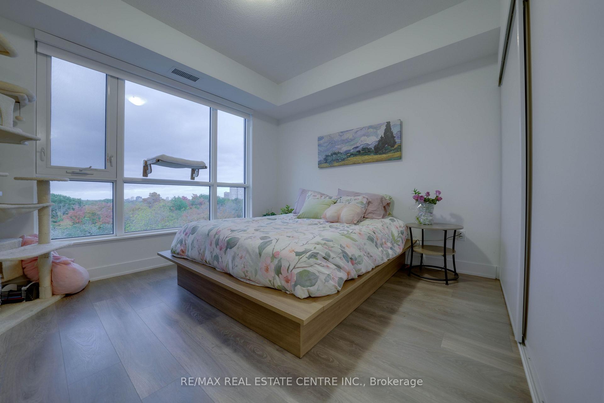 Photo 13 of Unit 509W, 202 Burnhamthorpe Road E, Mississauga, City Centre — HOMEH