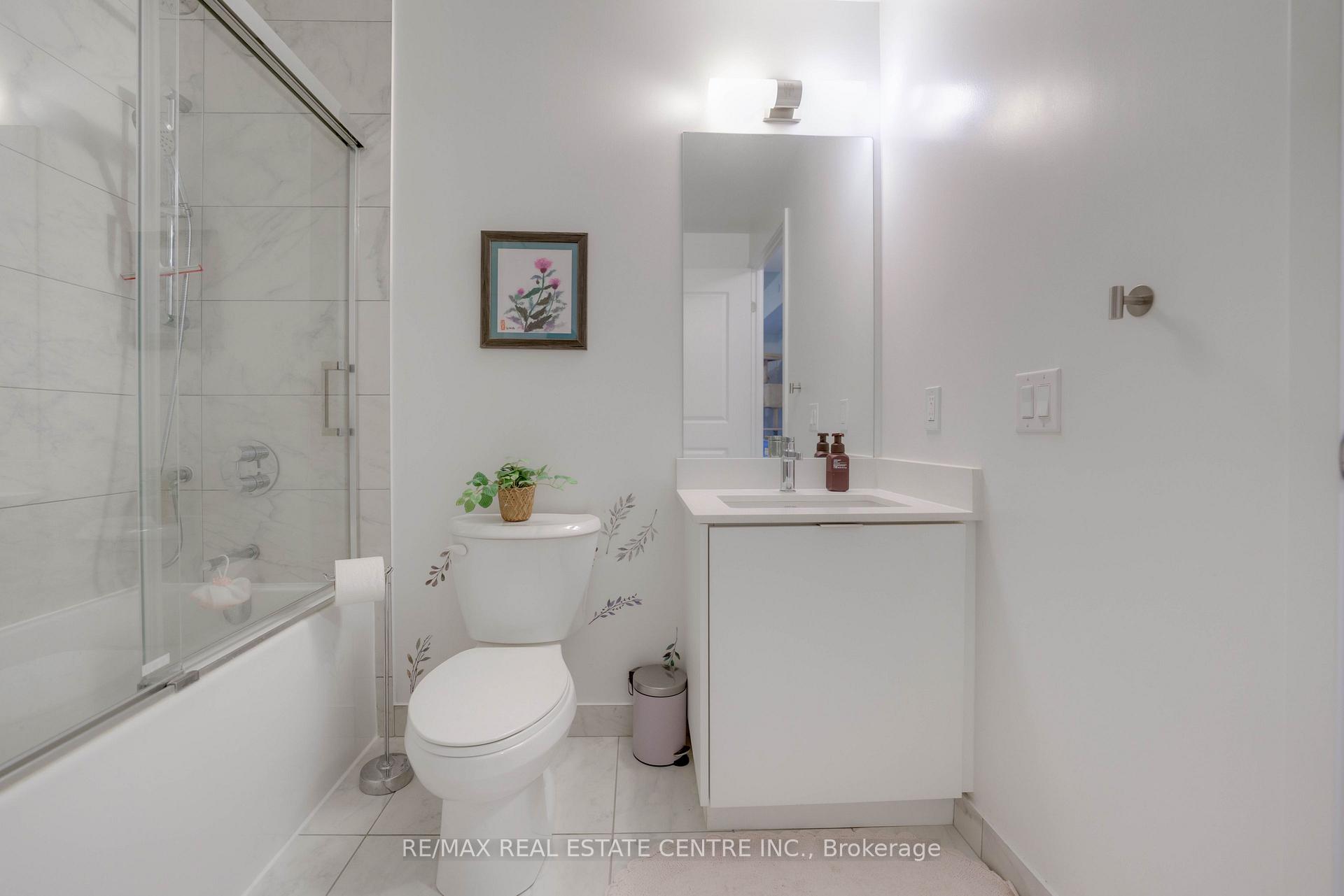 Photo 16 of Unit 509W, 202 Burnhamthorpe Road E, Mississauga, City Centre — HOMEH