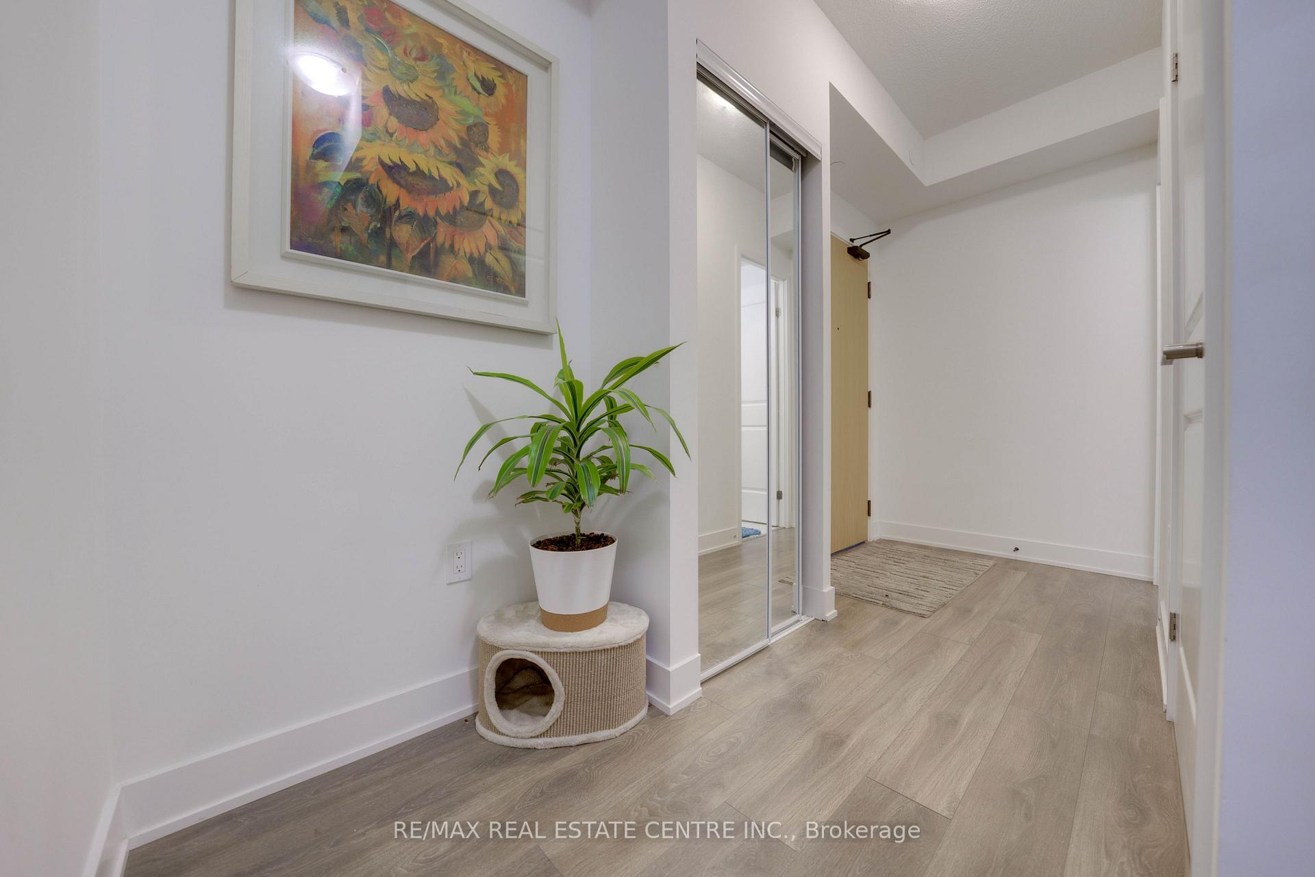 Photo 17 of Unit 509W, 202 Burnhamthorpe Road E, Mississauga, City Centre — HOMEH