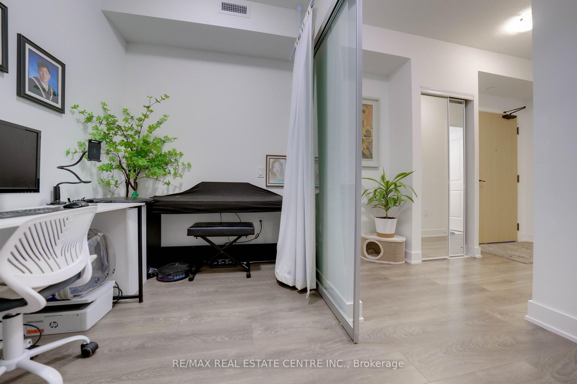 Photo 21 of Unit 509W, 202 Burnhamthorpe Road E, Mississauga, City Centre — HOMEH
