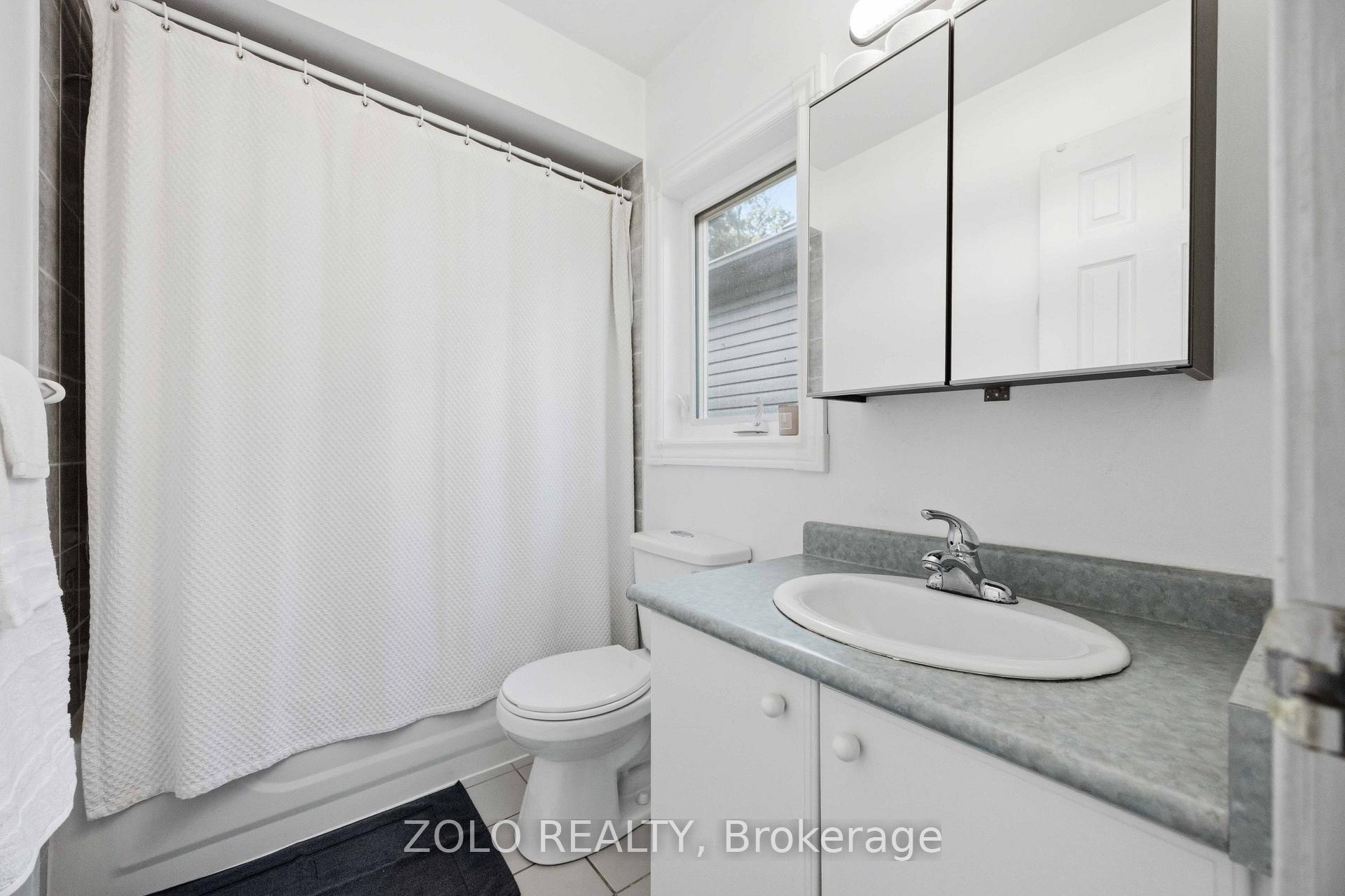 Photo 11 of 82 Piperbrook Crescent, Scarborough, West Hill — HOMEH