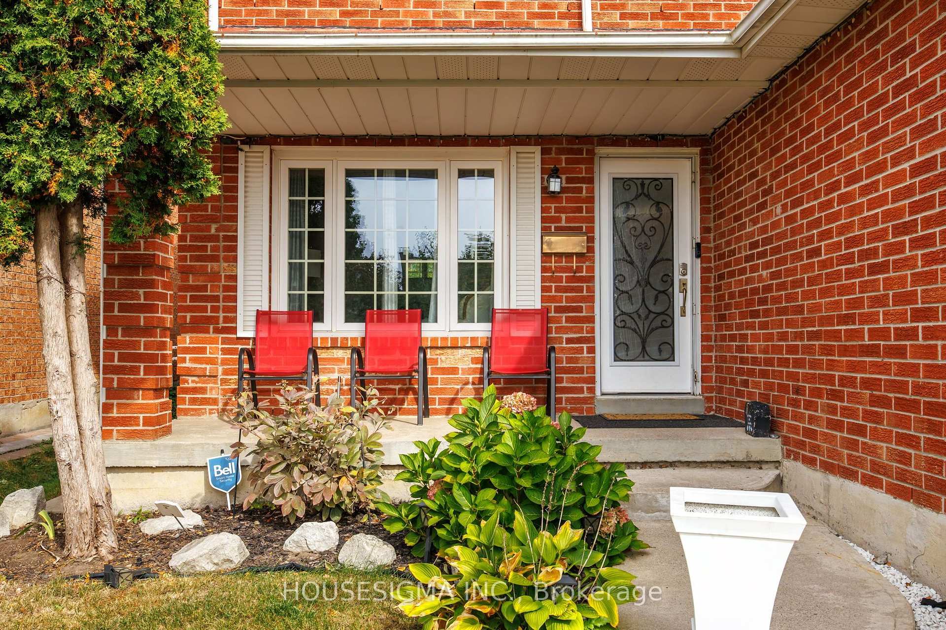 Photo 4 of 32 Ballycastle Crescent, Brampton, Heart Lake West — HOMEH