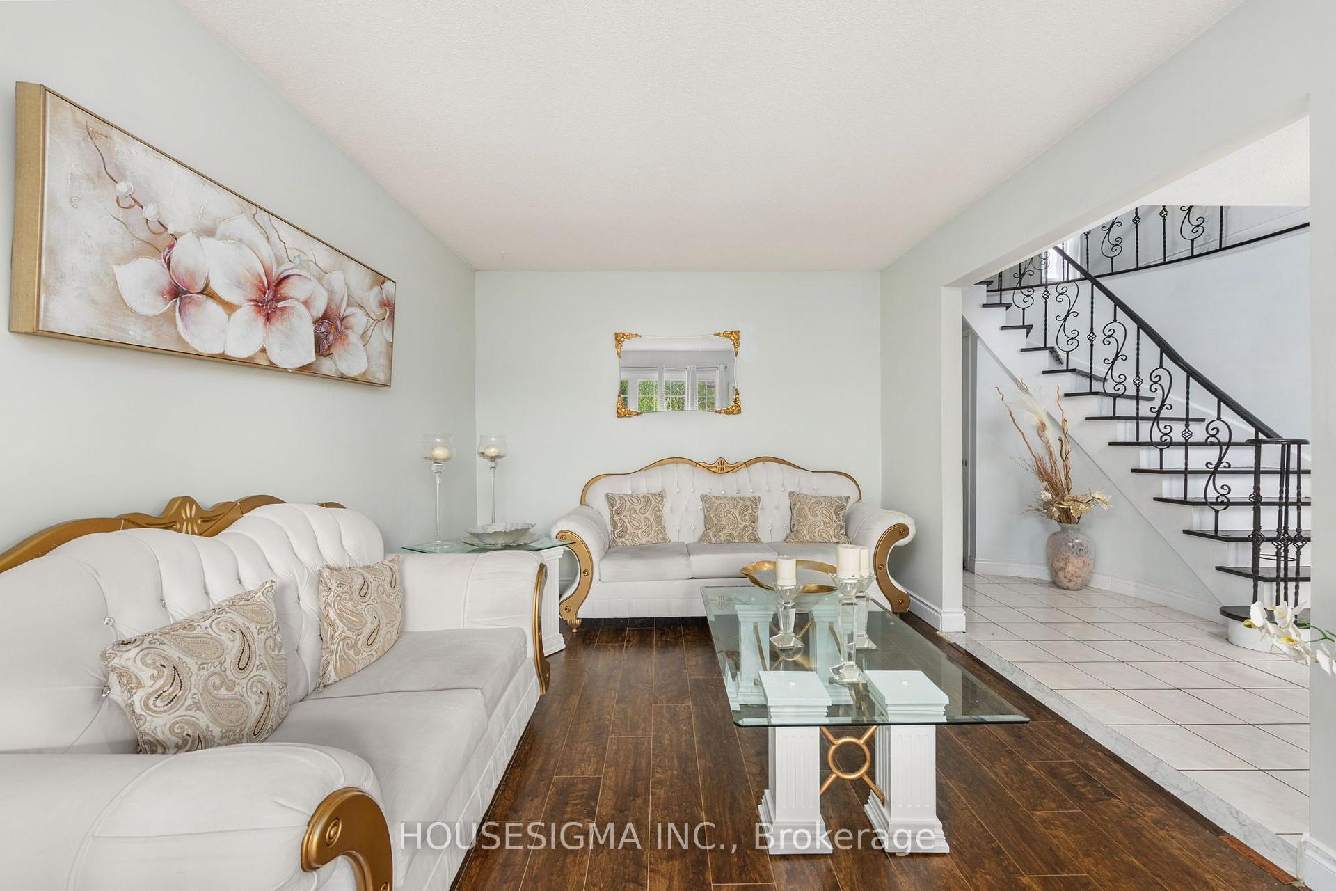Photo 7 of 32 Ballycastle Crescent, Brampton, Heart Lake West — HOMEH