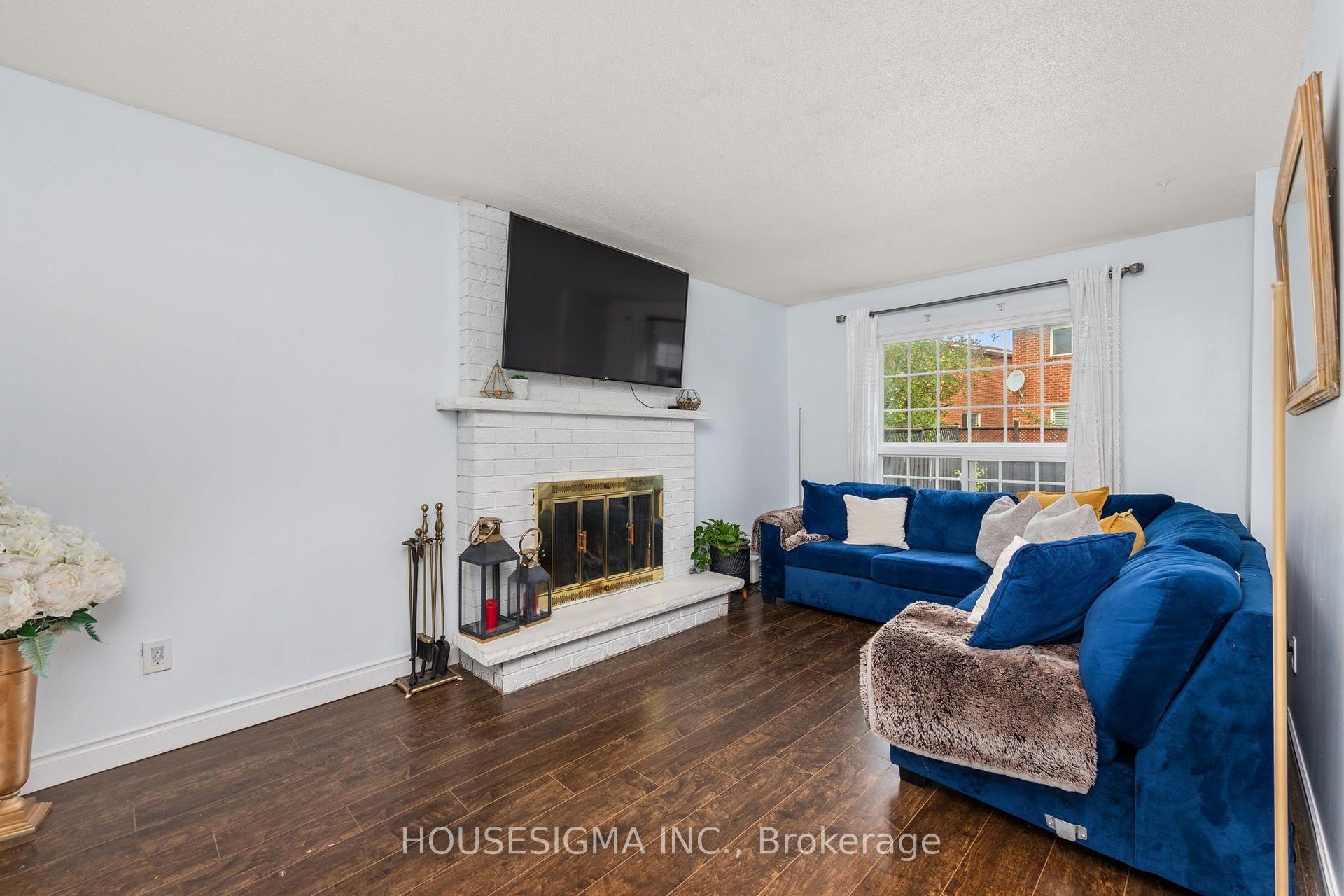 Photo 8 of 32 Ballycastle Crescent, Brampton, Heart Lake West — HOMEH