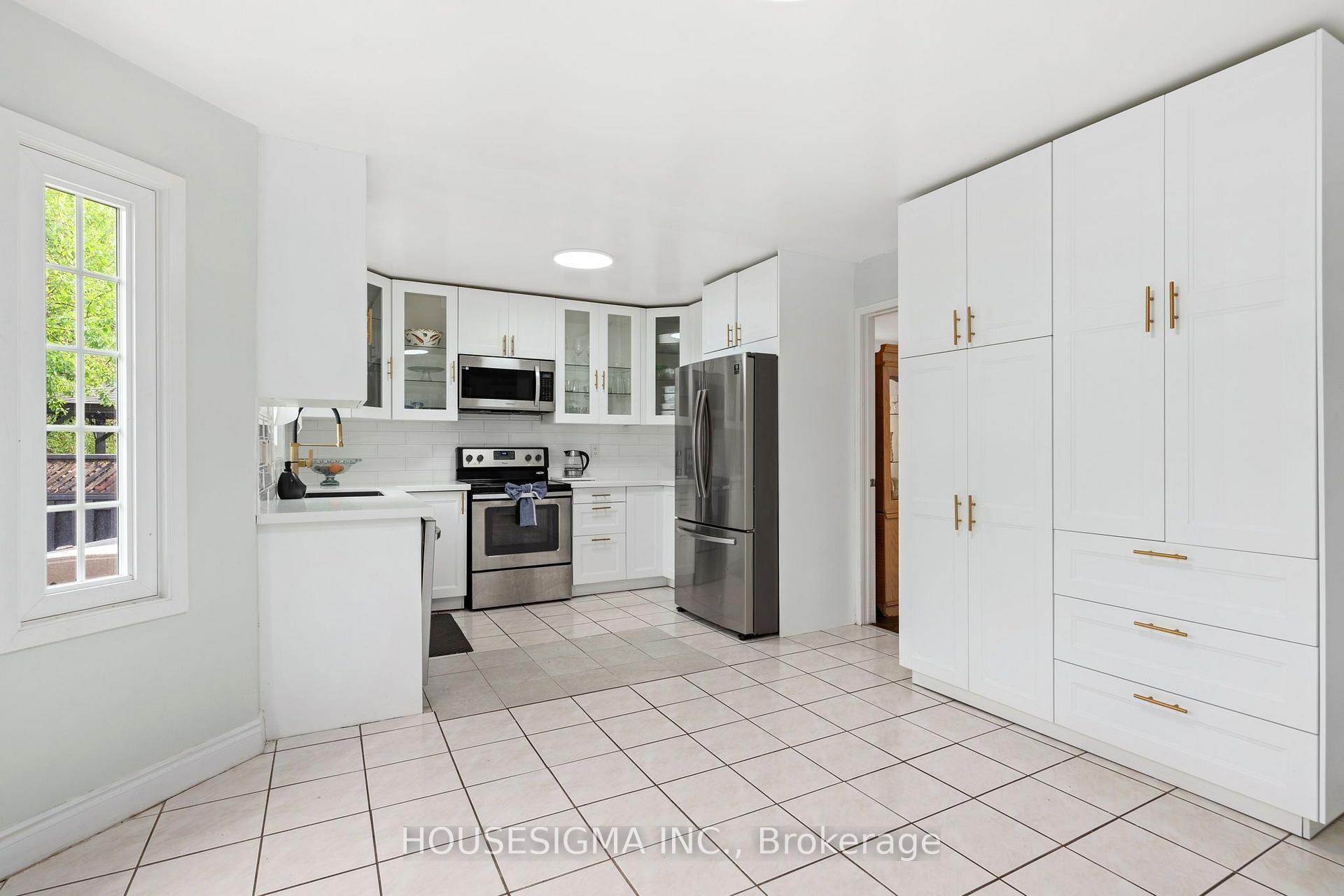 Photo 13 of 32 Ballycastle Crescent, Brampton, Heart Lake West — HOMEH