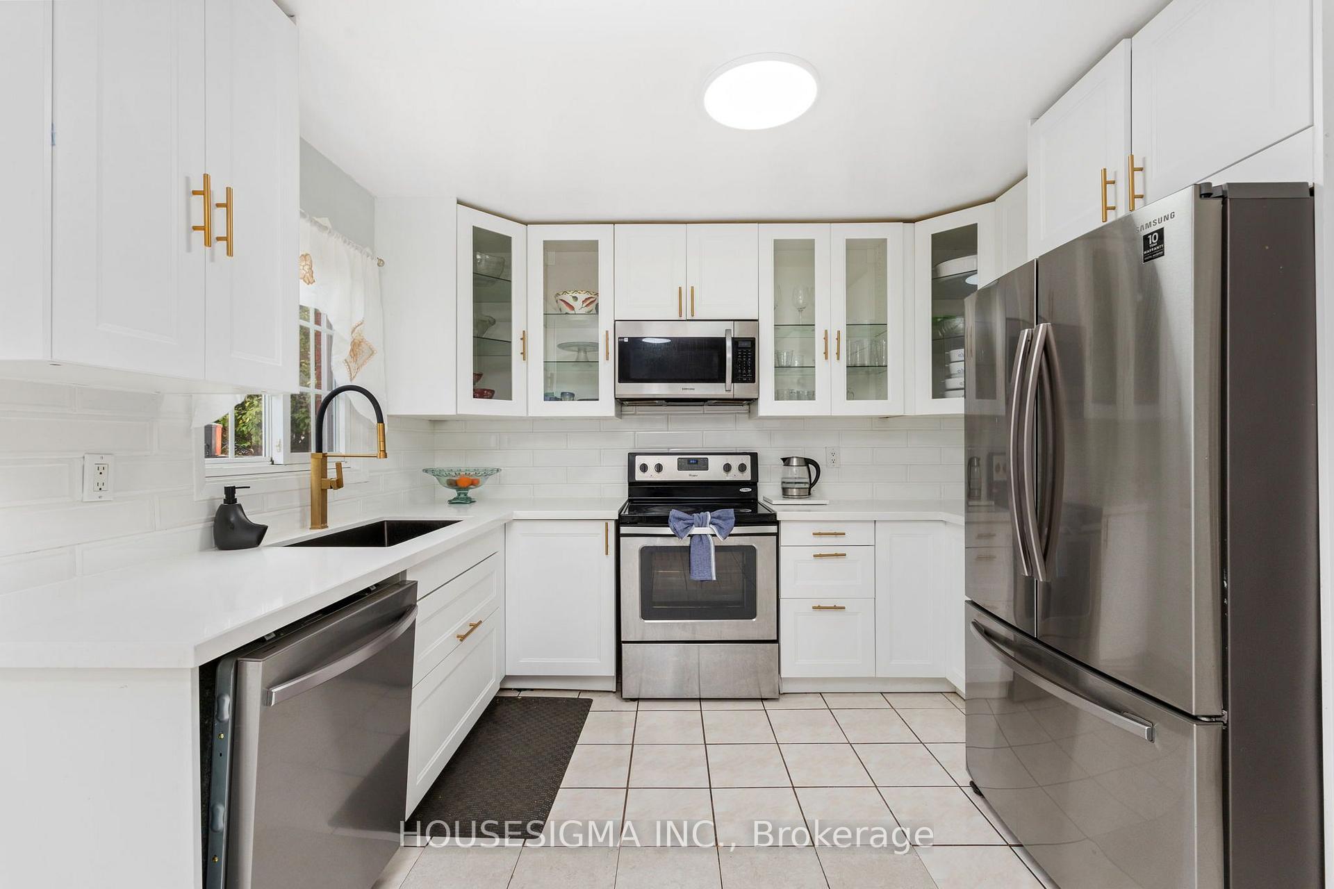 Photo 14 of 32 Ballycastle Crescent, Brampton, Heart Lake West — HOMEH