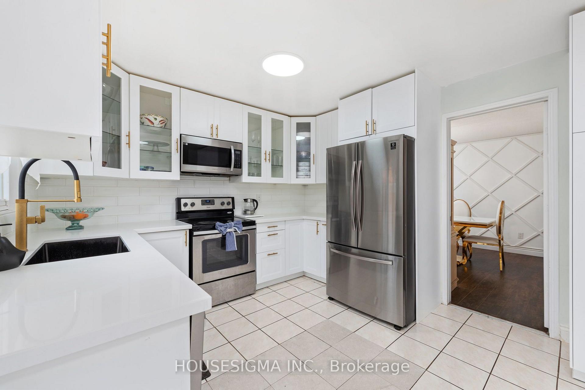 Photo 16 of 32 Ballycastle Crescent, Brampton, Heart Lake West — HOMEH