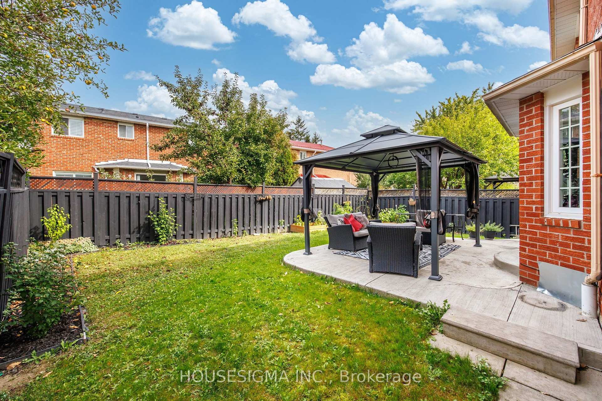 Photo 35 of 32 Ballycastle Crescent, Brampton, Heart Lake West — HOMEH