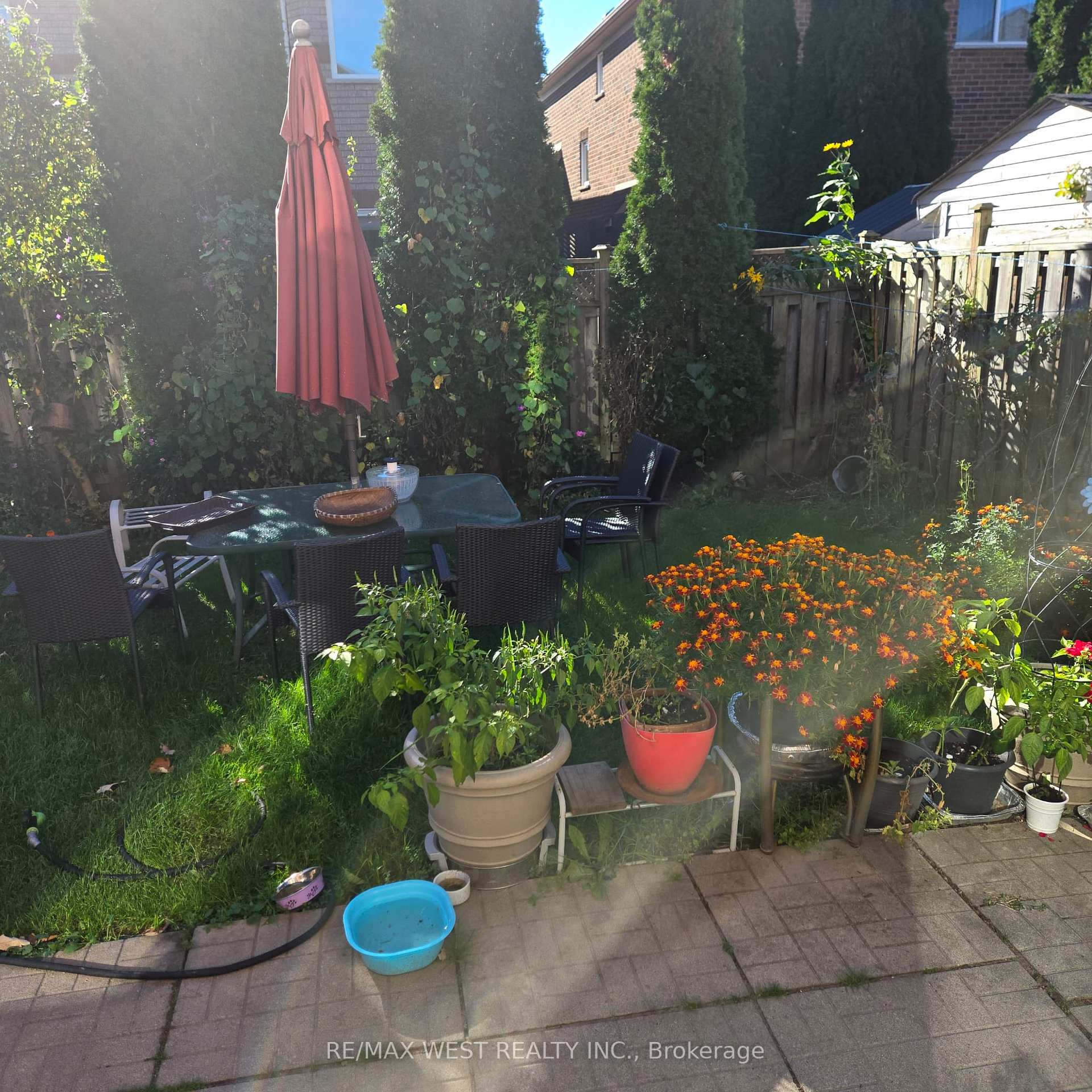 Photo 5 of 883 Strouds Lane, Pickering, Dunbarton — HOMEH