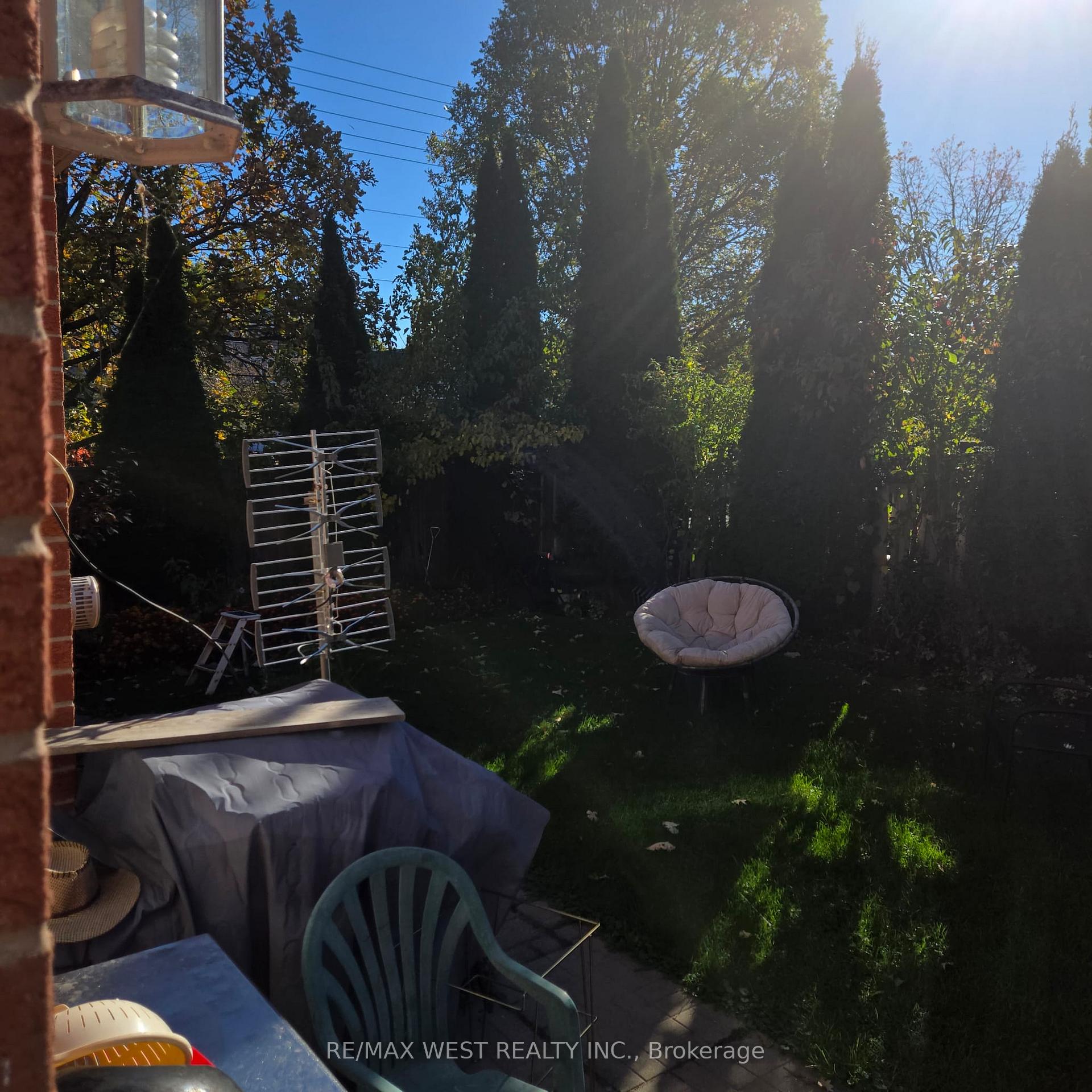 Photo 7 of 883 Strouds Lane, Pickering, Dunbarton — HOMEH