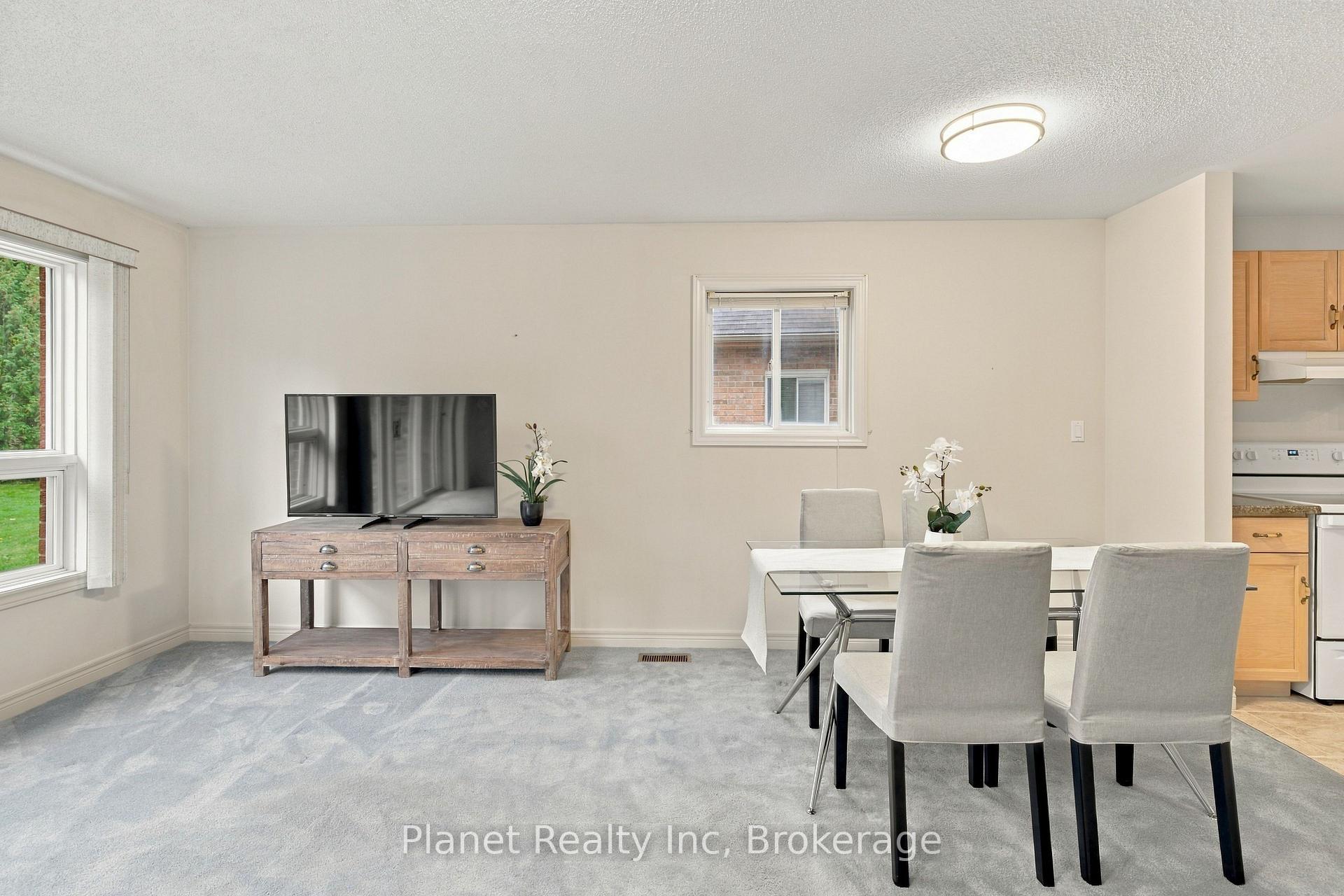 Photo 9 of 4 Ashcroft Court, Guelph, Village By The Arboretum — HOMEH