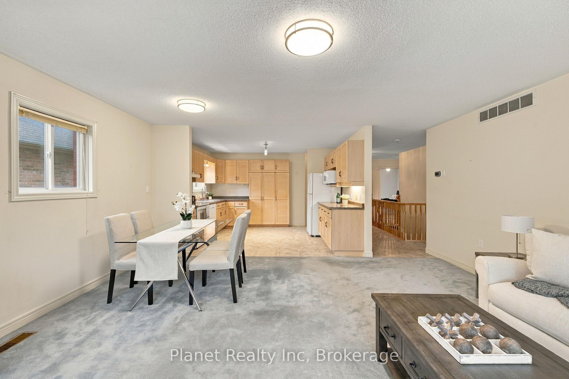 Photo 10 of 4 Ashcroft Court, Guelph, Village By The Arboretum — HOMEH