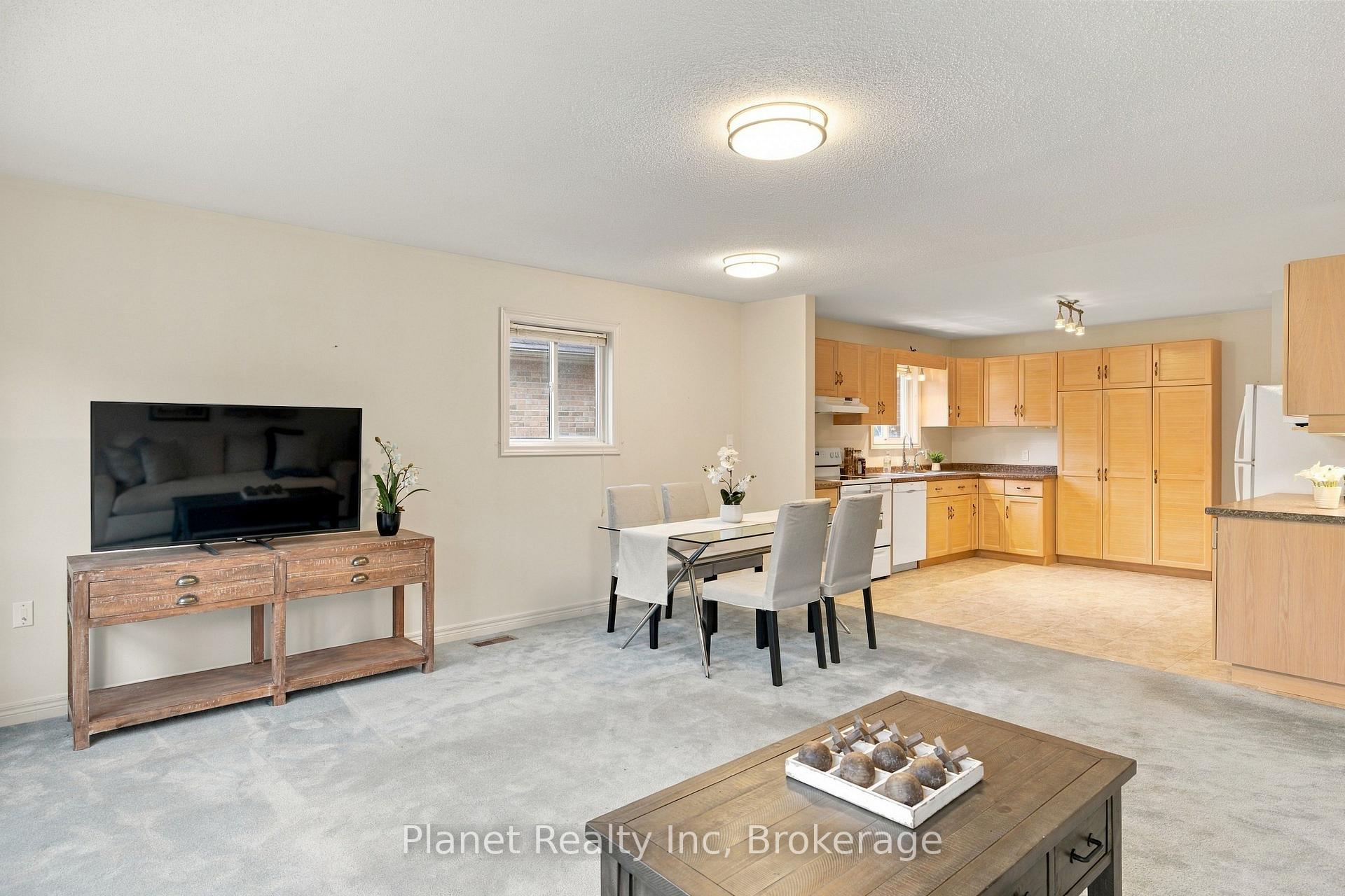 Photo 11 of 4 Ashcroft Court, Guelph, Village By The Arboretum — HOMEH
