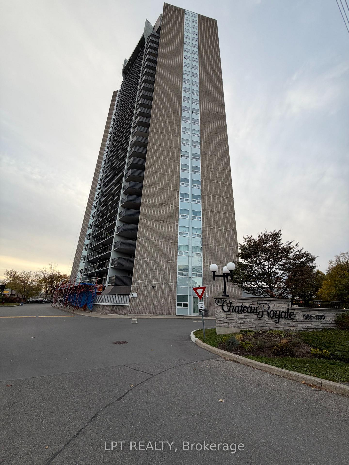 Photo of Unit 510, 1380 Prince of Wales Drive S