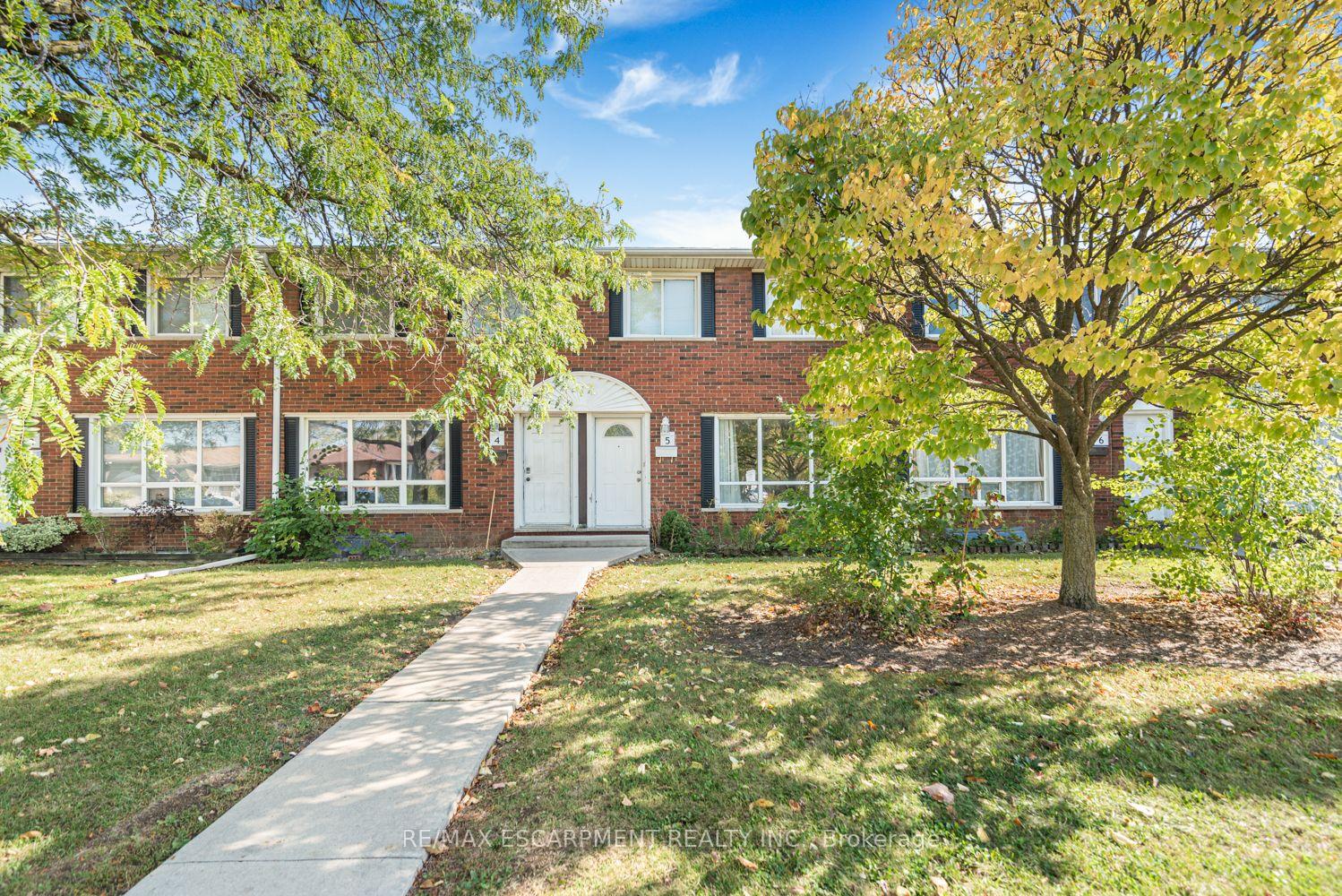 Photo 1 of Unit 5, 2700 Barton Street E, Hamilton, Riverdale — HOMEH