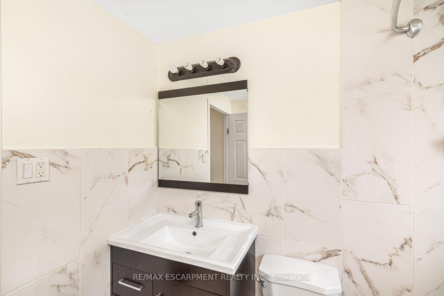 Photo 14 of Unit 5, 2700 Barton Street E, Hamilton, Riverdale — HOMEH