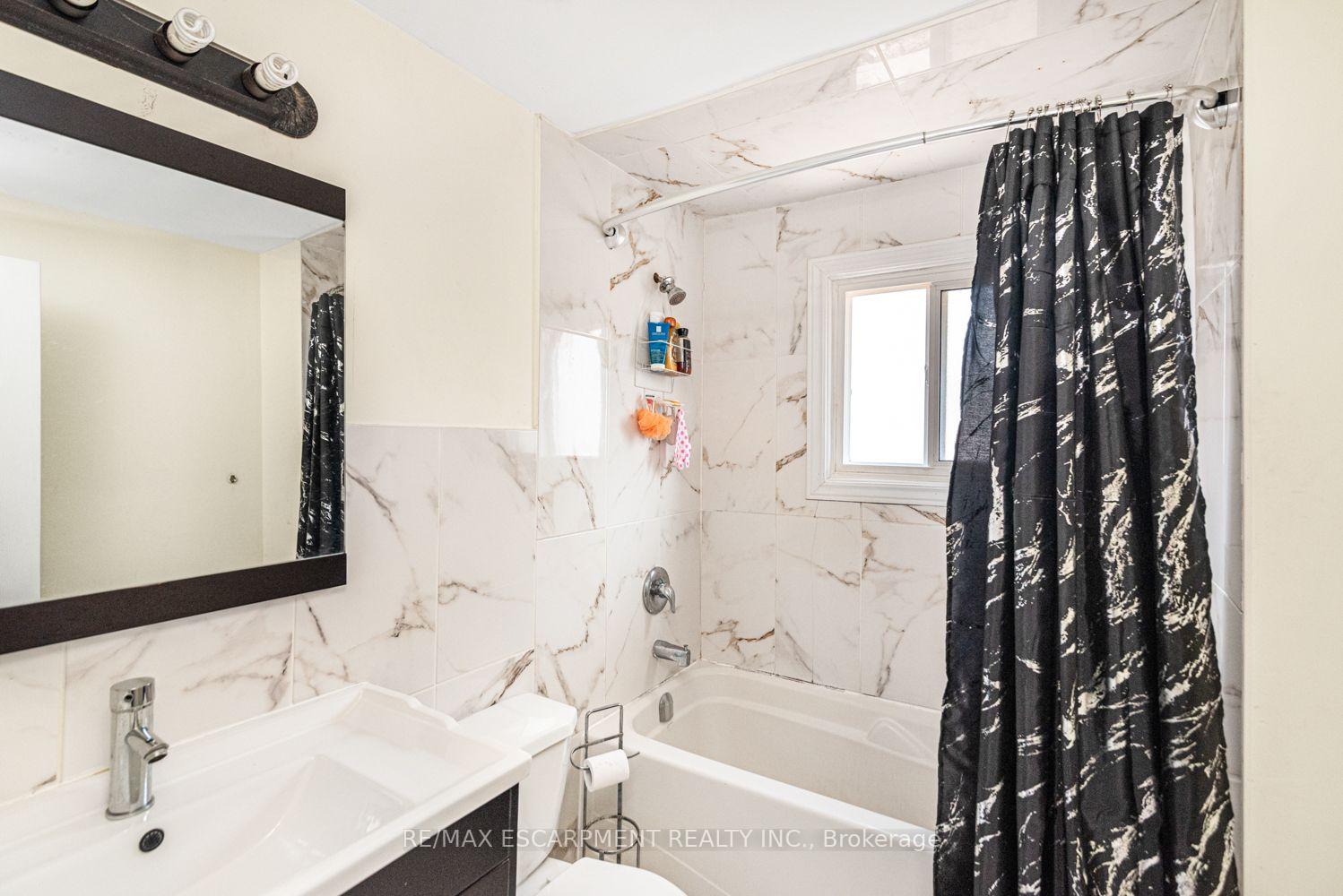 Photo 15 of Unit 5, 2700 Barton Street E, Hamilton, Riverdale — HOMEH