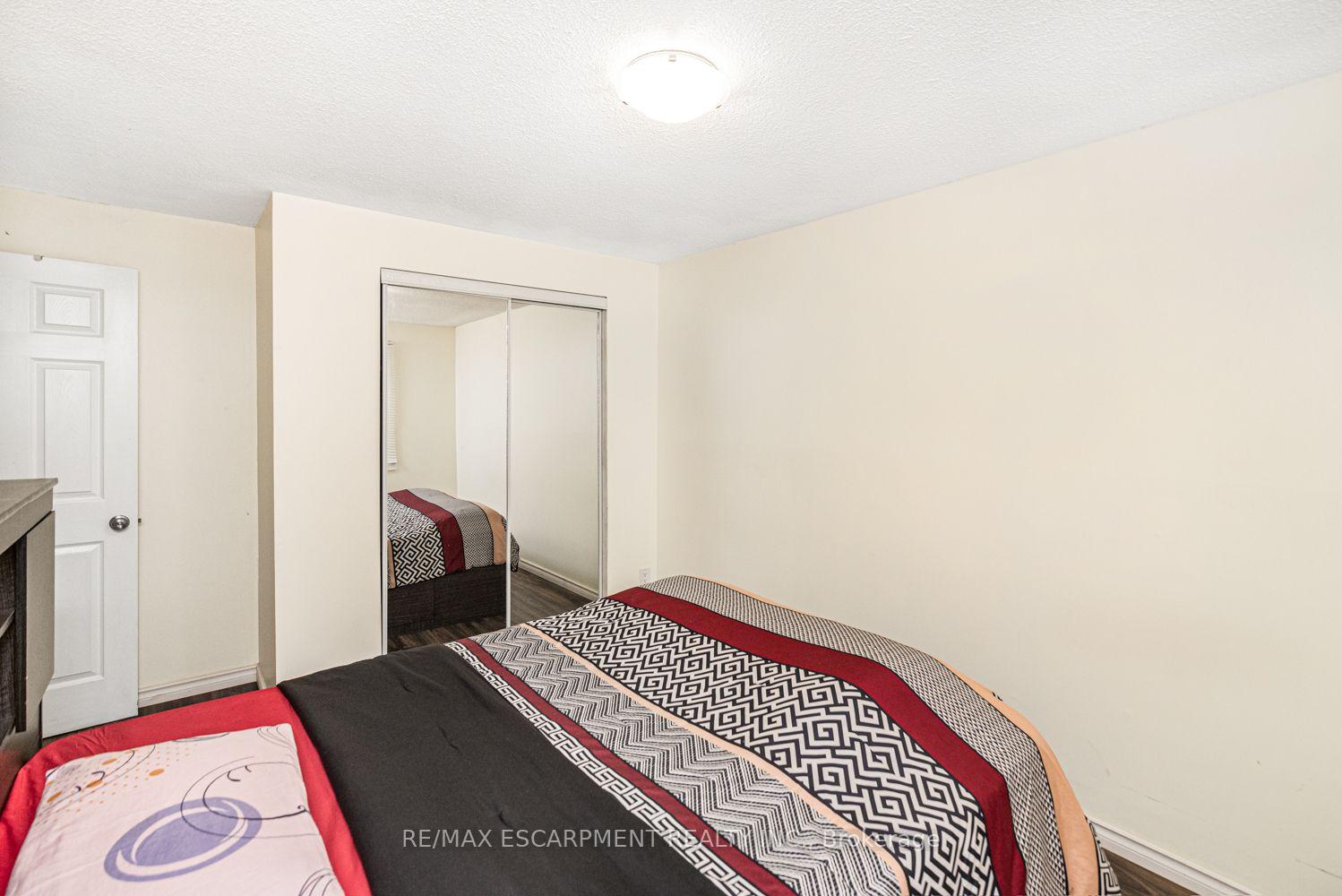 Photo 16 of Unit 5, 2700 Barton Street E, Hamilton, Riverdale — HOMEH
