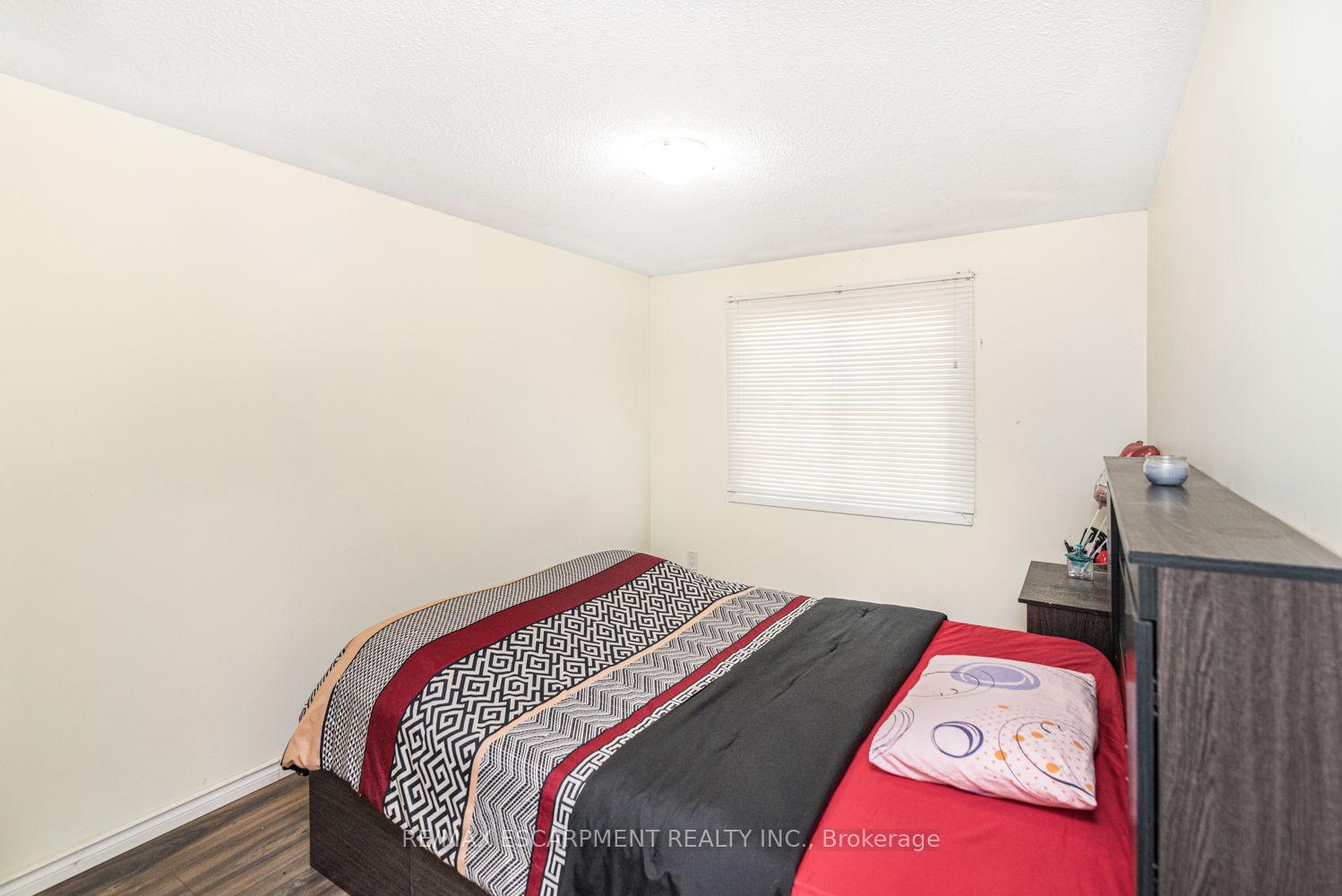 Photo 17 of Unit 5, 2700 Barton Street E, Hamilton, Riverdale — HOMEH