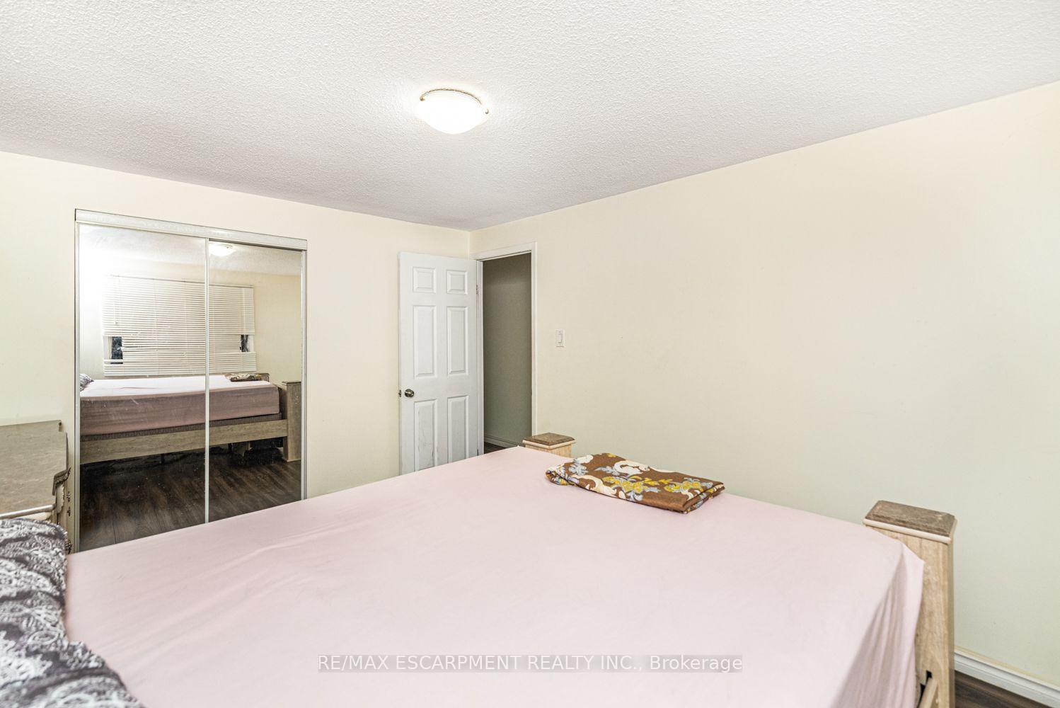Photo 20 of Unit 5, 2700 Barton Street E, Hamilton, Riverdale — HOMEH