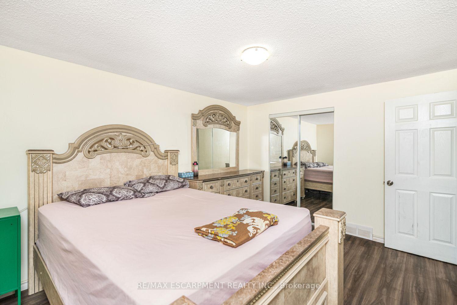 Photo 22 of Unit 5, 2700 Barton Street E, Hamilton, Riverdale — HOMEH