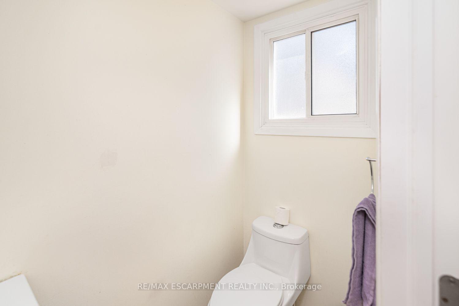 Photo 24 of Unit 5, 2700 Barton Street E, Hamilton, Riverdale — HOMEH