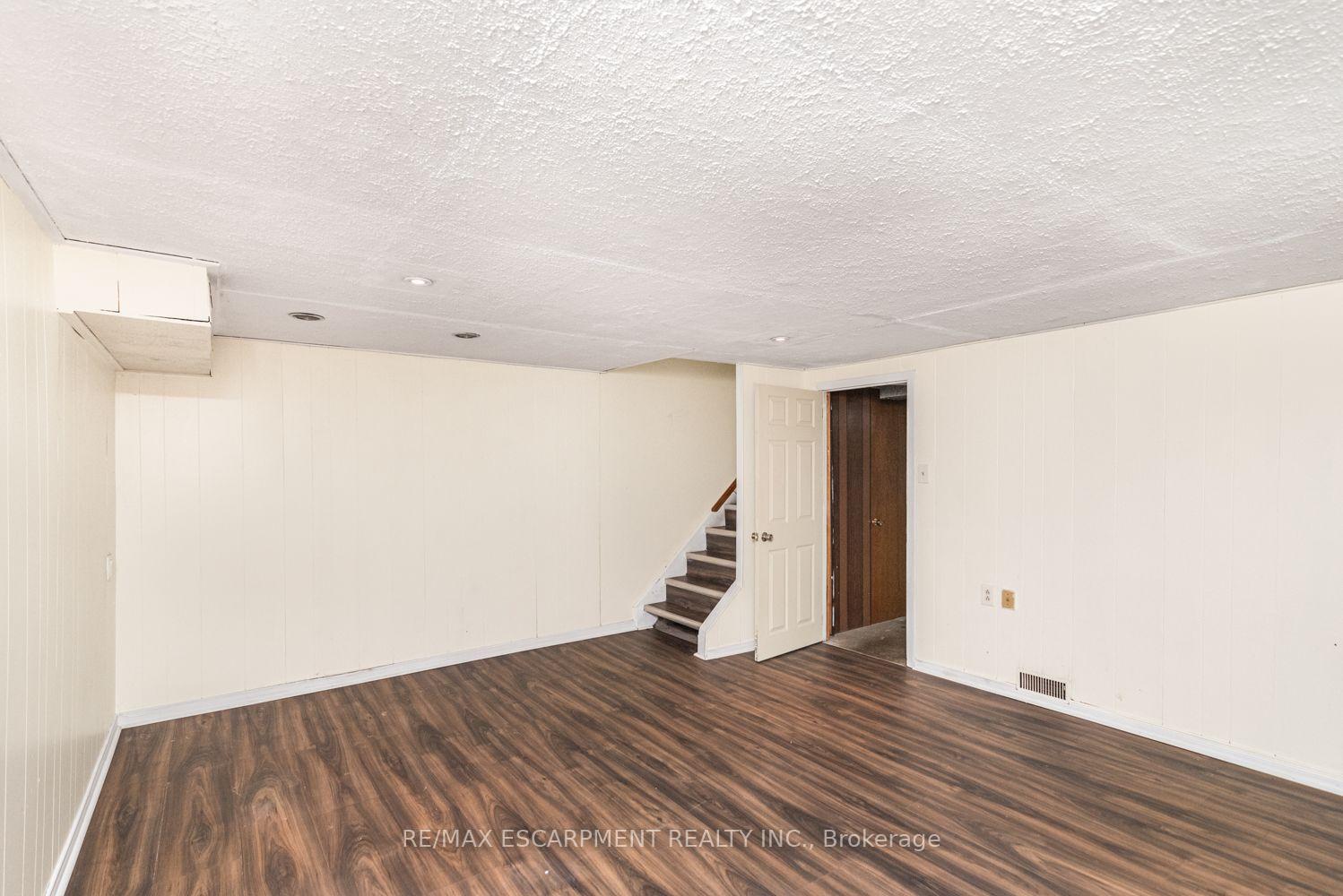 Photo 29 of Unit 5, 2700 Barton Street E, Hamilton, Riverdale — HOMEH