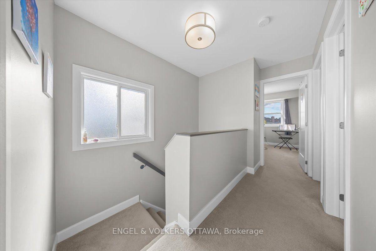 Photo 11 of 47 Bentbrook Crescent, Ottawa, Barrhaven - Heritage Park — HOMEH